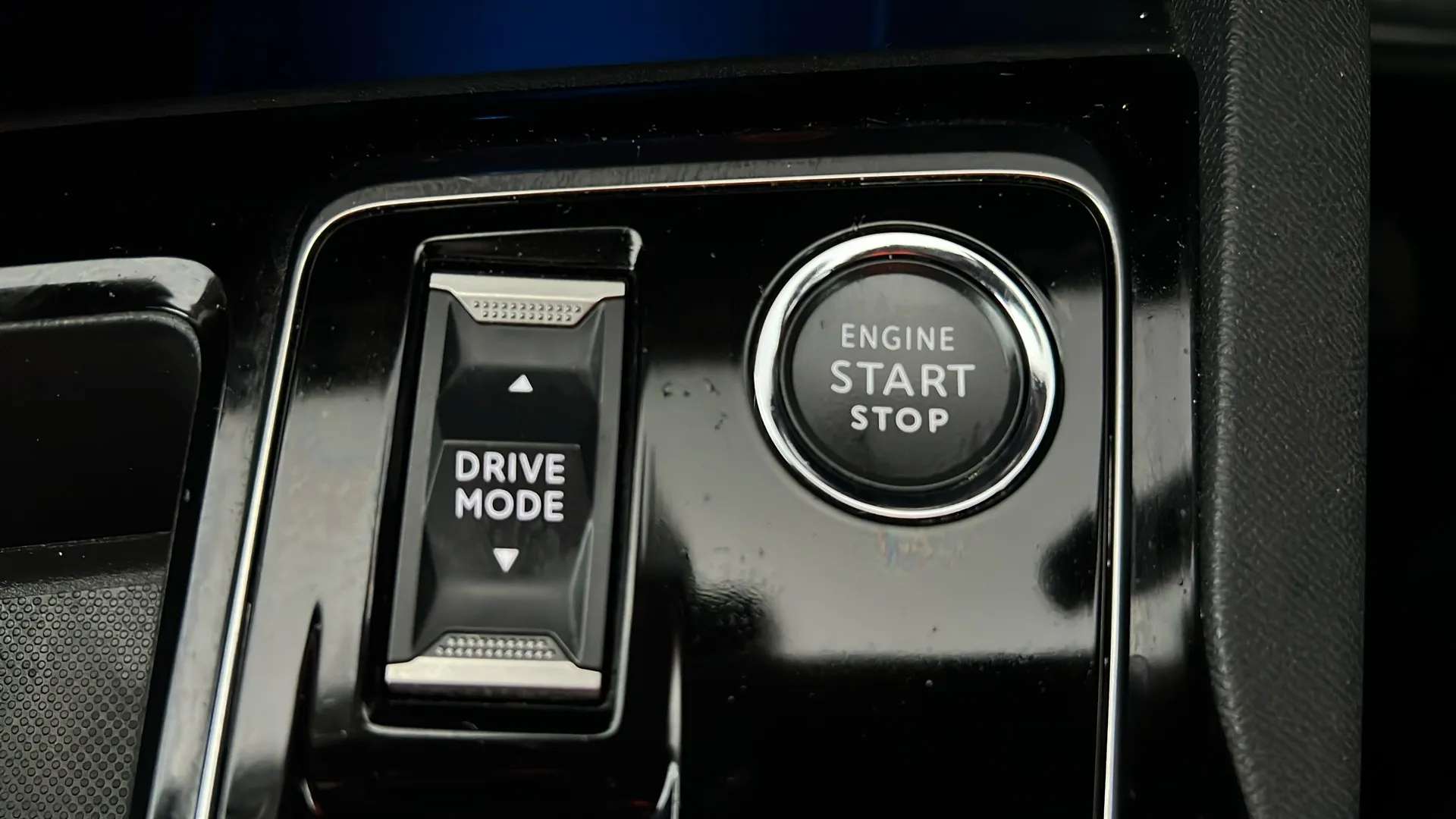 2023 PEUGEOT 5008 2023 PEUGEOT 5008