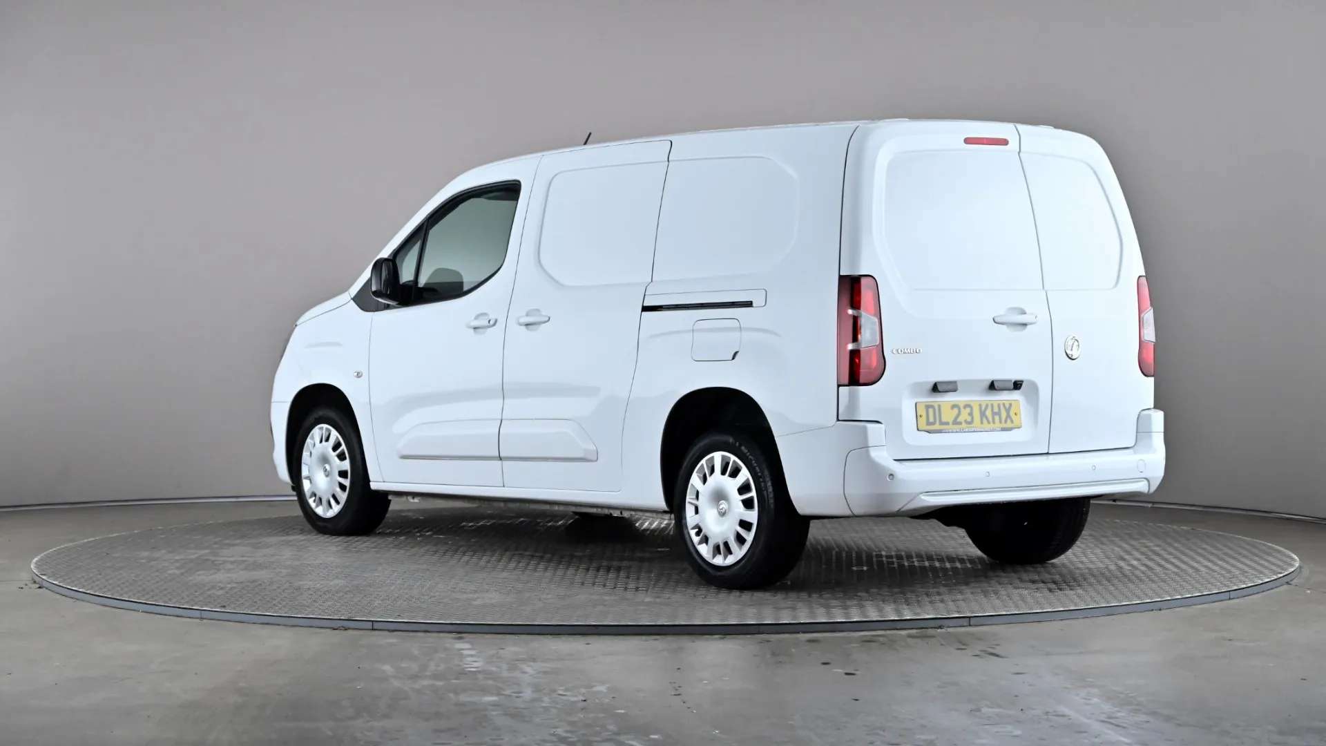 A 2023 VAUXHALL COMBO CARGO 2300 1.5 Turbo D 100ps H1 Pro Van A 2023 VAUXHALL COMBO CARGO 2300 1.5 Turbo D 100ps H1 Pro Van