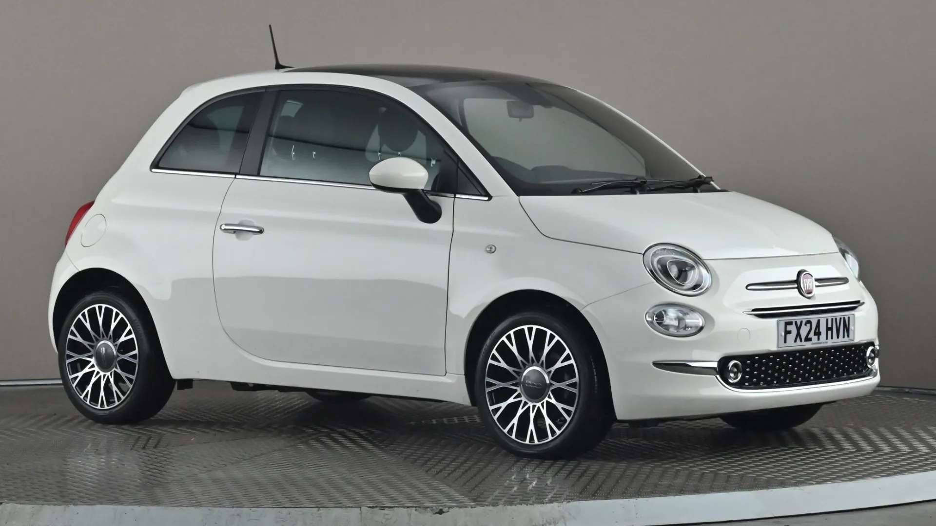 A 2024 FIAT 500 1.0 Mild Hybrid A 2024 FIAT 500 1.0 Mild Hybrid