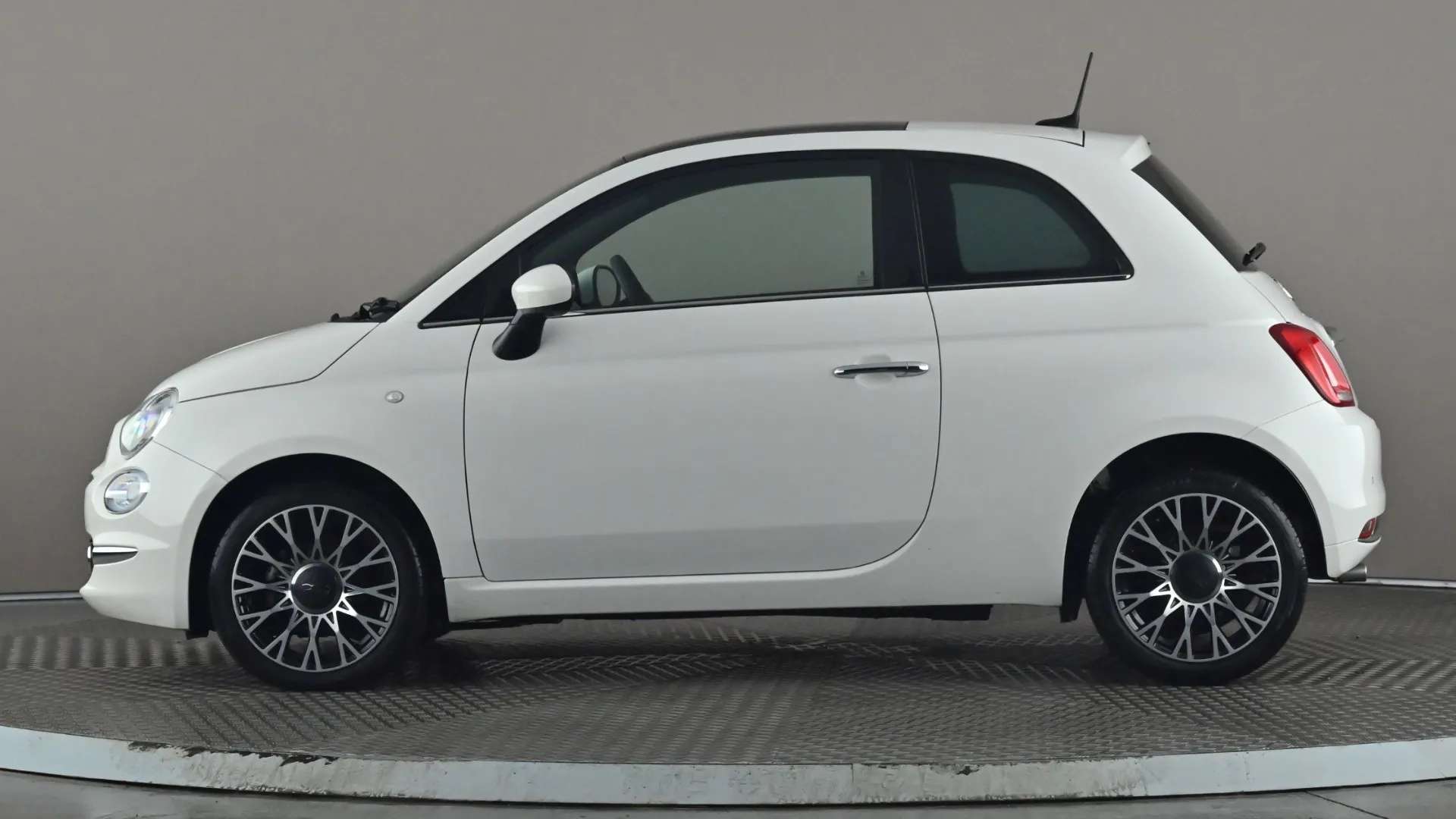 A 2024 FIAT 500 1.0 Mild Hybrid A 2024 FIAT 500 1.0 Mild Hybrid