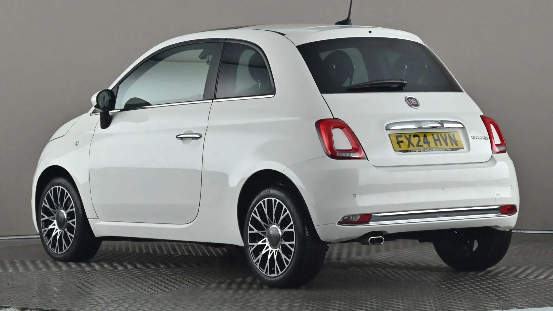 A 2024 FIAT 500 1.0 Mild Hybrid A 2024 FIAT 500 1.0 Mild Hybrid