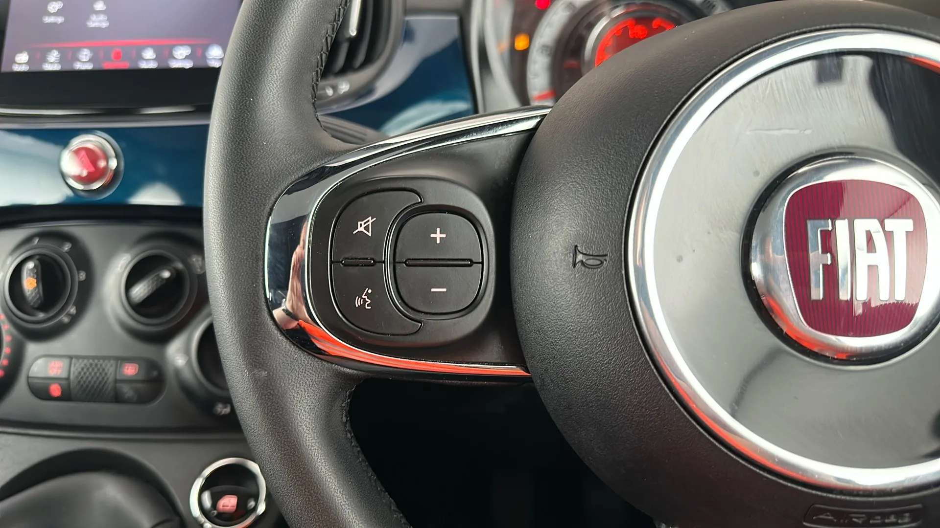 2025 FIAT 500 2025 FIAT 500