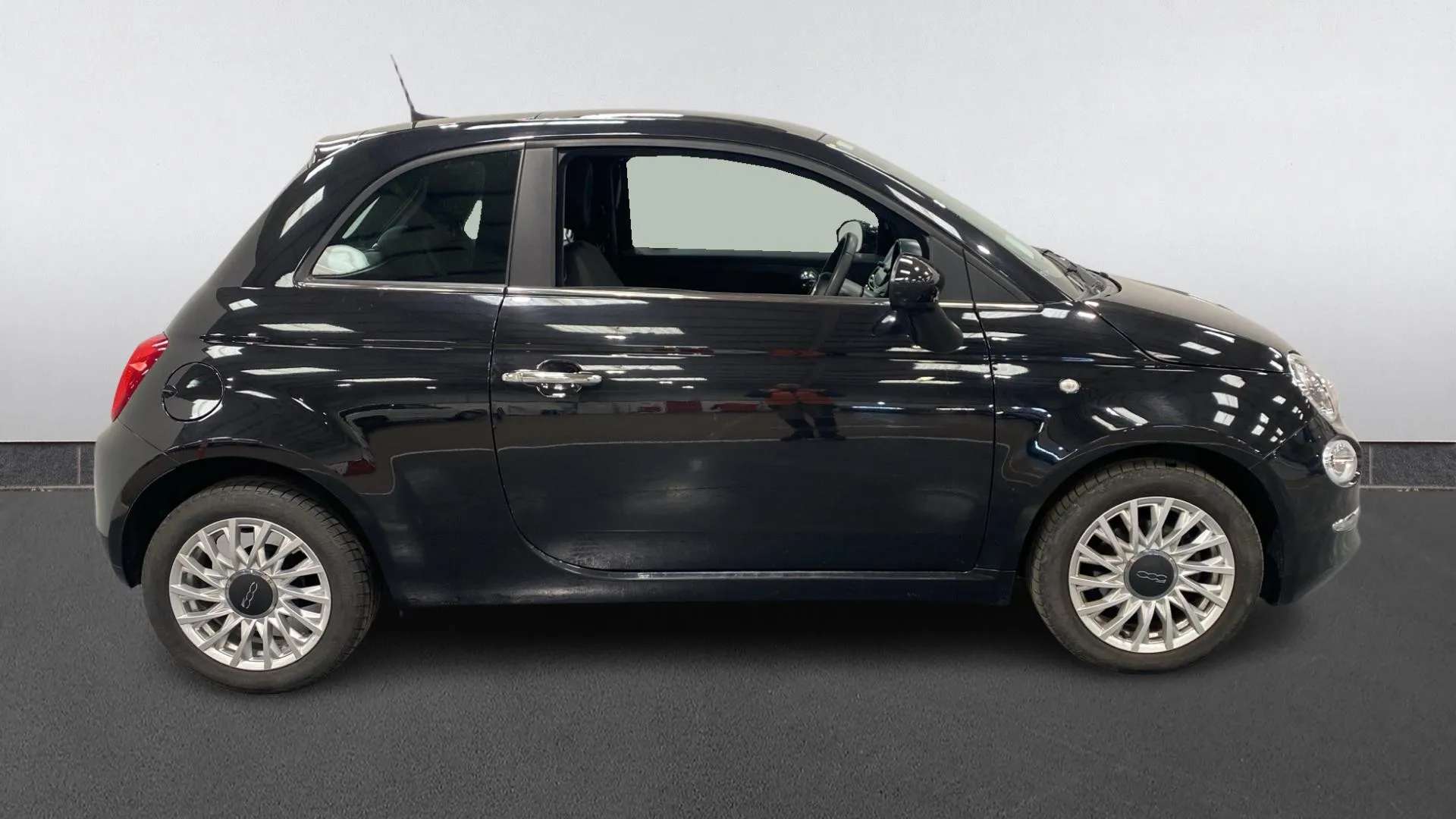 A 2023 FIAT 500 1.0 Mild Hybrid A 2023 FIAT 500 1.0 Mild Hybrid