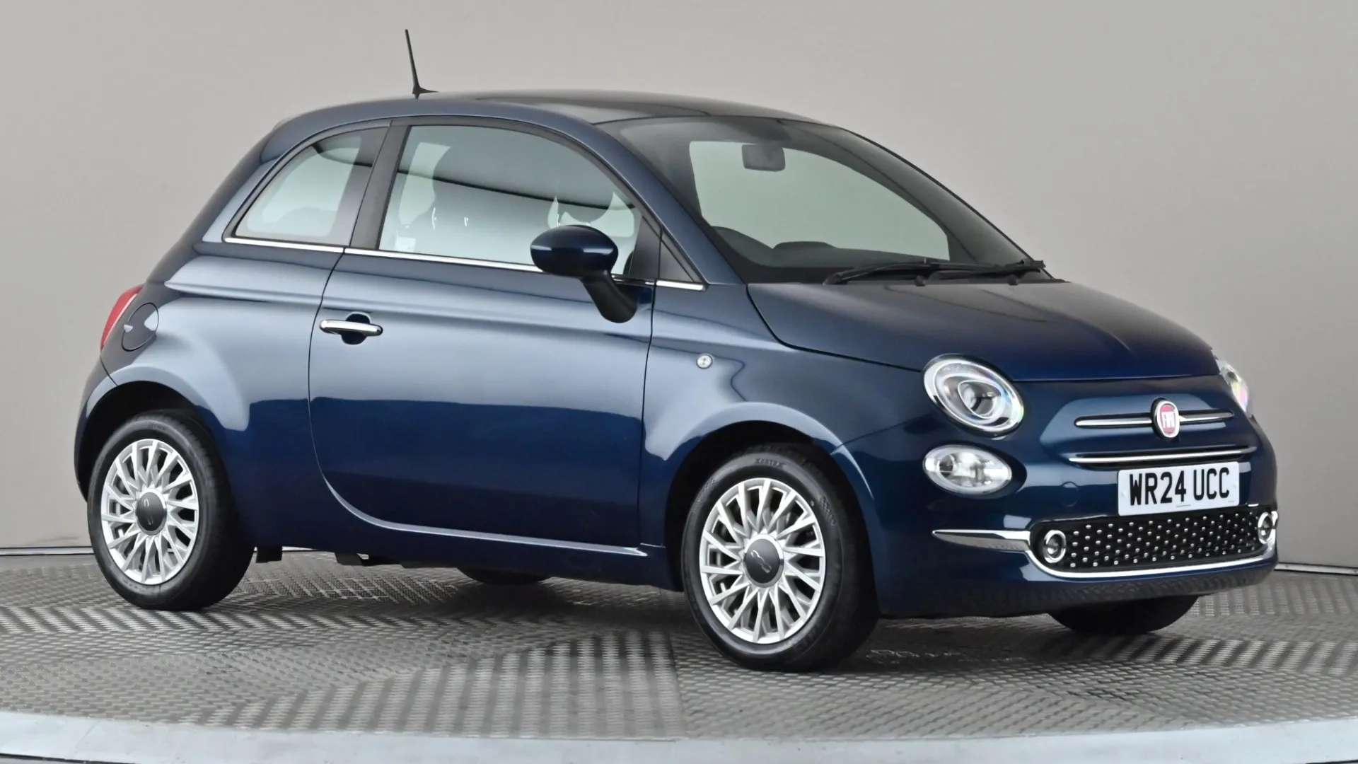 A 2024 FIAT 500 1.0 Mild Hybrid A 2024 FIAT 500 1.0 Mild Hybrid