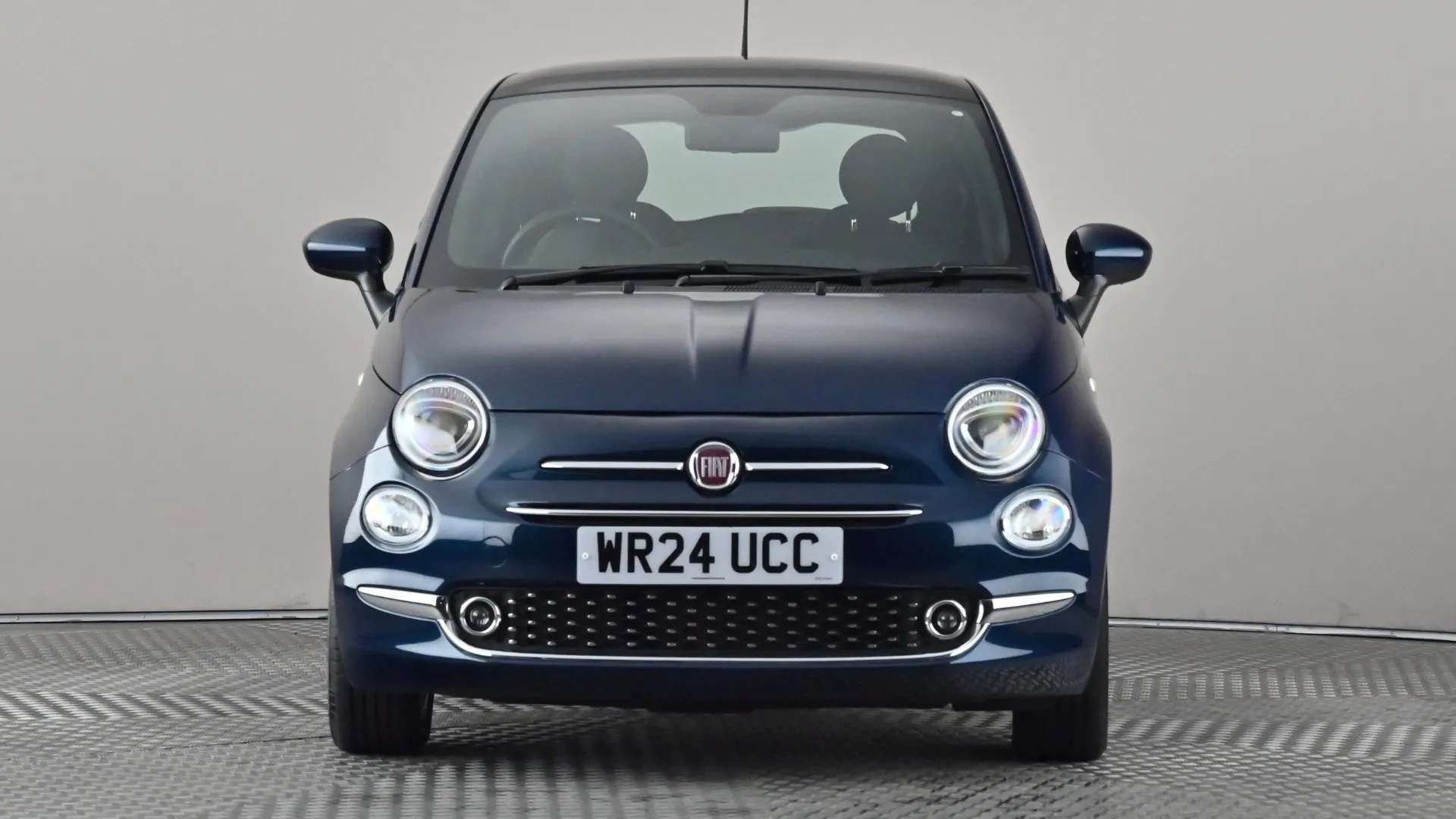 A 2024 FIAT 500 1.0 Mild Hybrid A 2024 FIAT 500 1.0 Mild Hybrid