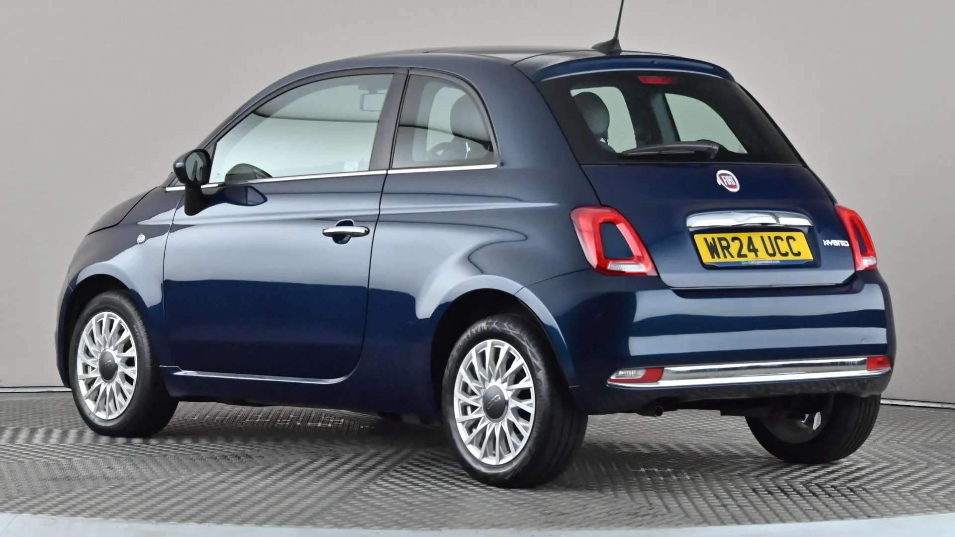 A 2024 FIAT 500 1.0 Mild Hybrid A 2024 FIAT 500 1.0 Mild Hybrid