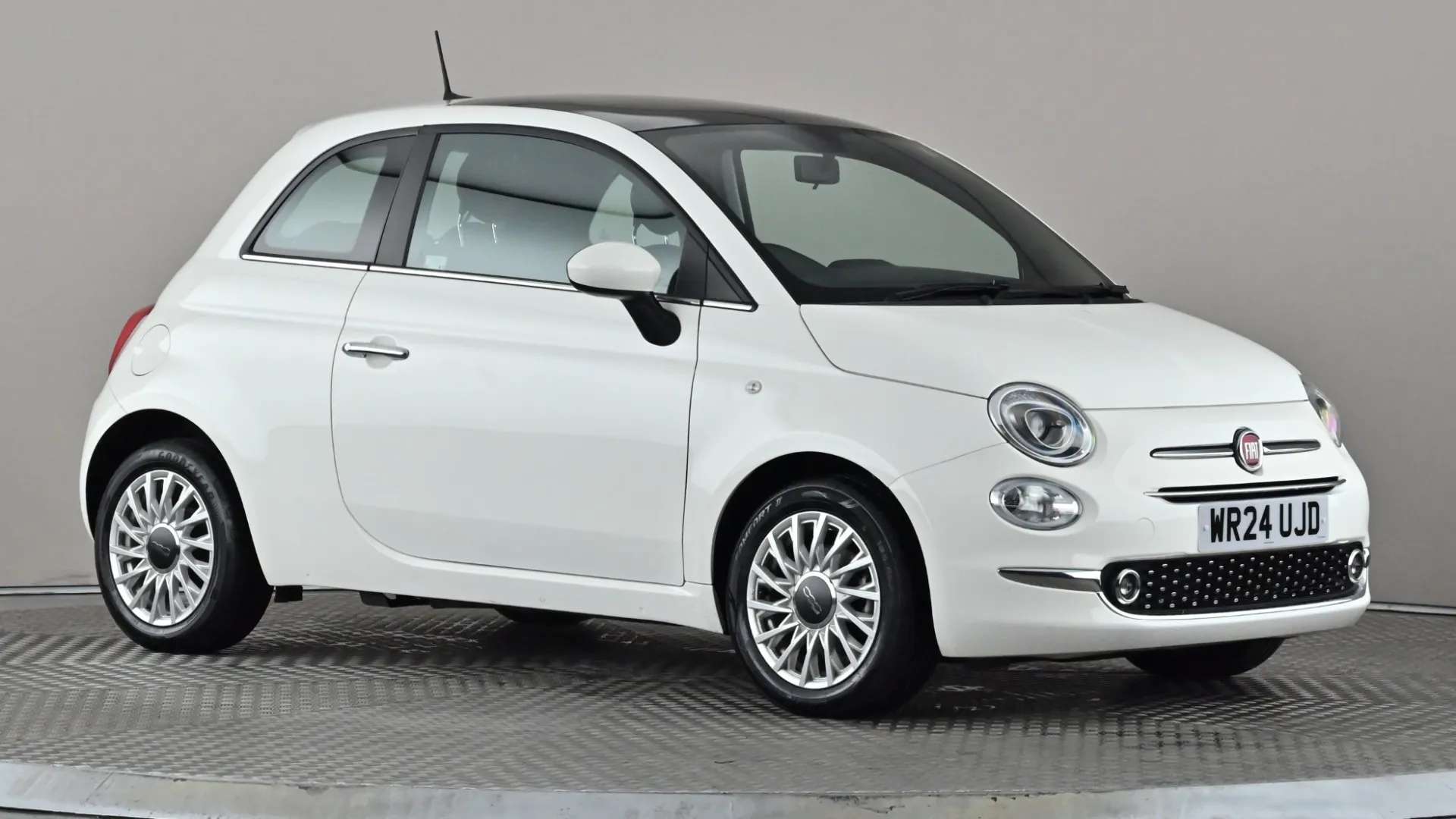 A 2024 FIAT 500 1.0 Mild Hybrid A 2024 FIAT 500 1.0 Mild Hybrid