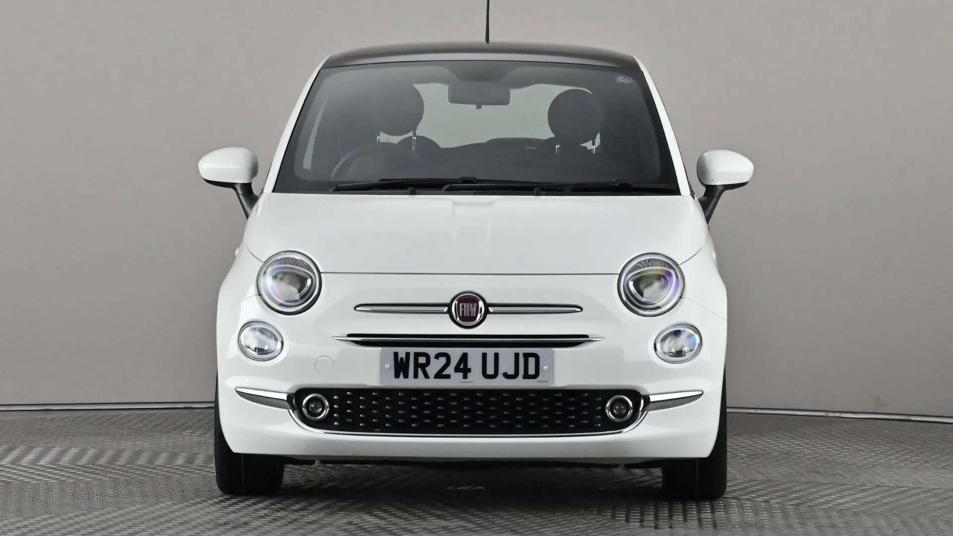 A 2024 FIAT 500 1.0 Mild Hybrid A 2024 FIAT 500 1.0 Mild Hybrid