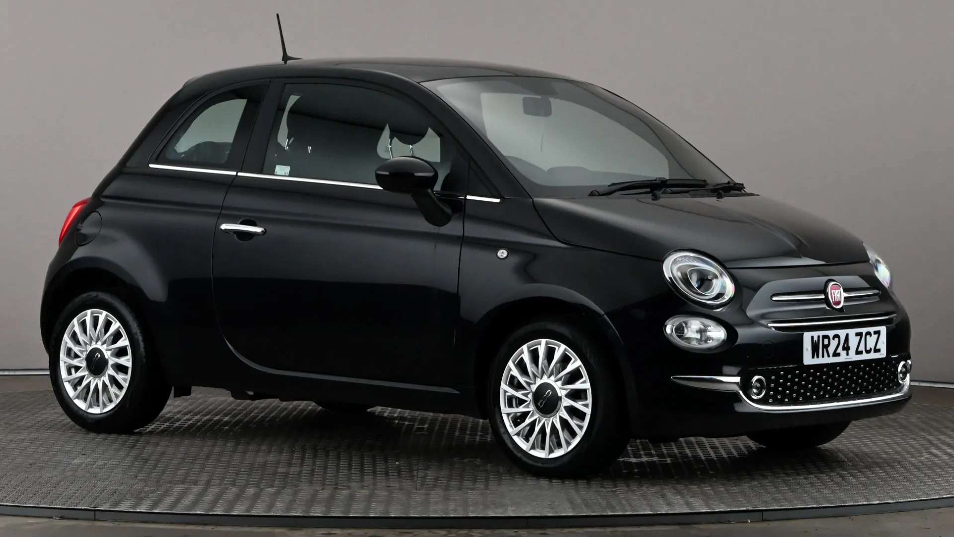 A 2024 FIAT 500 1.0 Mild Hybrid A 2024 FIAT 500 1.0 Mild Hybrid