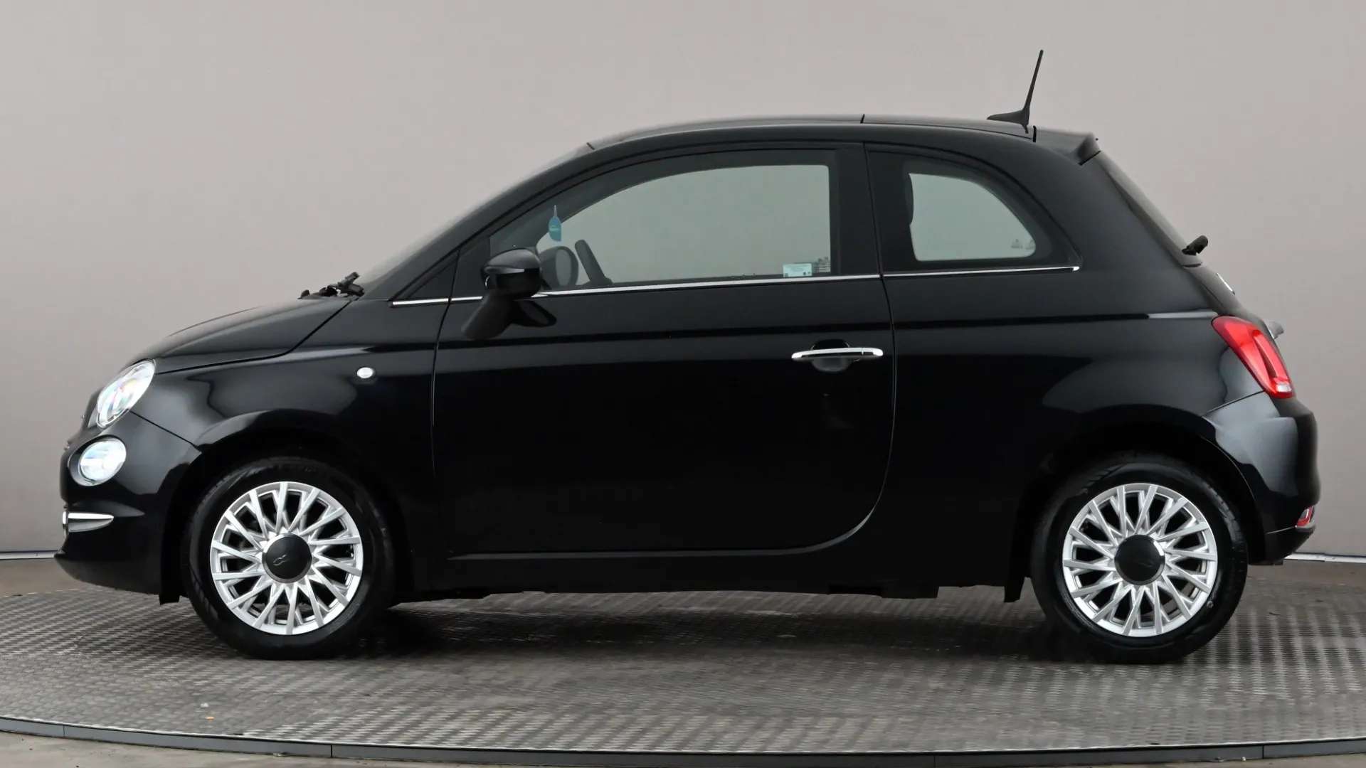 A 2024 FIAT 500 1.0 Mild Hybrid A 2024 FIAT 500 1.0 Mild Hybrid