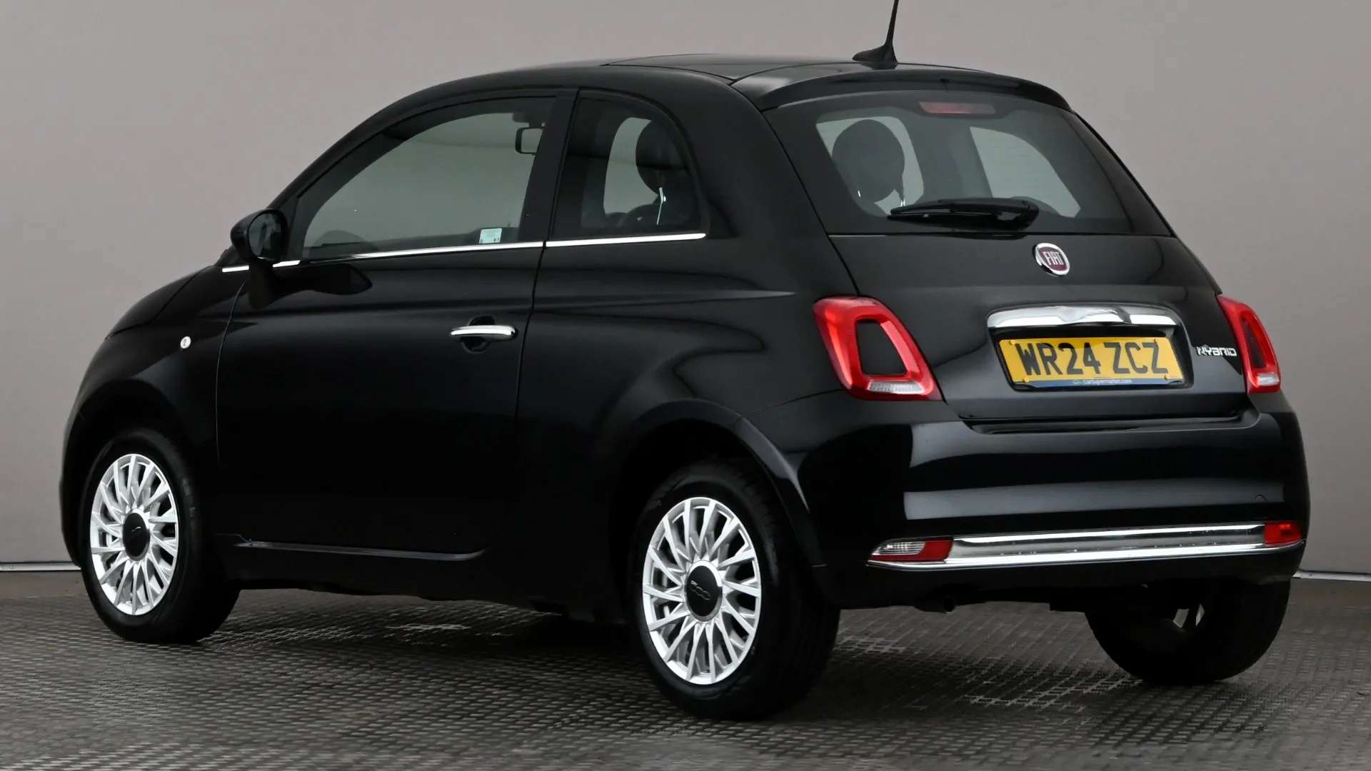 A 2024 FIAT 500 1.0 Mild Hybrid A 2024 FIAT 500 1.0 Mild Hybrid