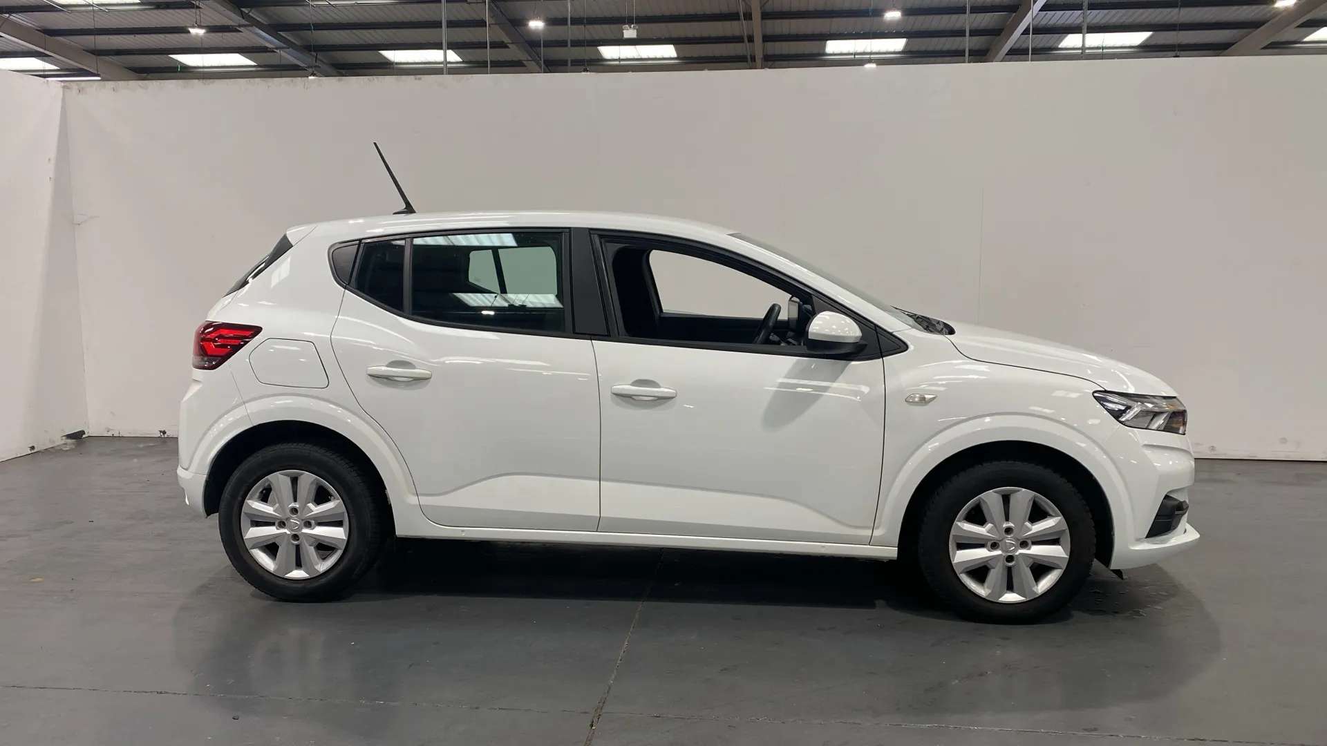 A 2022 DACIA SANDERO 1.0 TCe Comfort A 2022 DACIA SANDERO 1.0 TCe Comfort