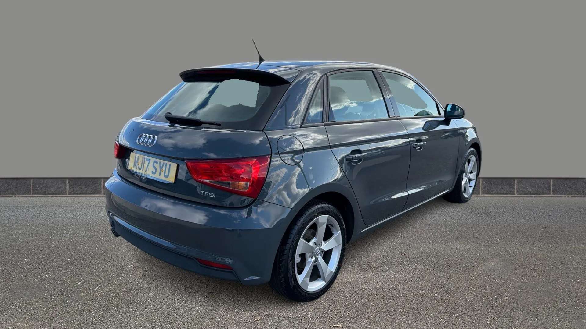 2017 AUDI A1 2017 AUDI A1