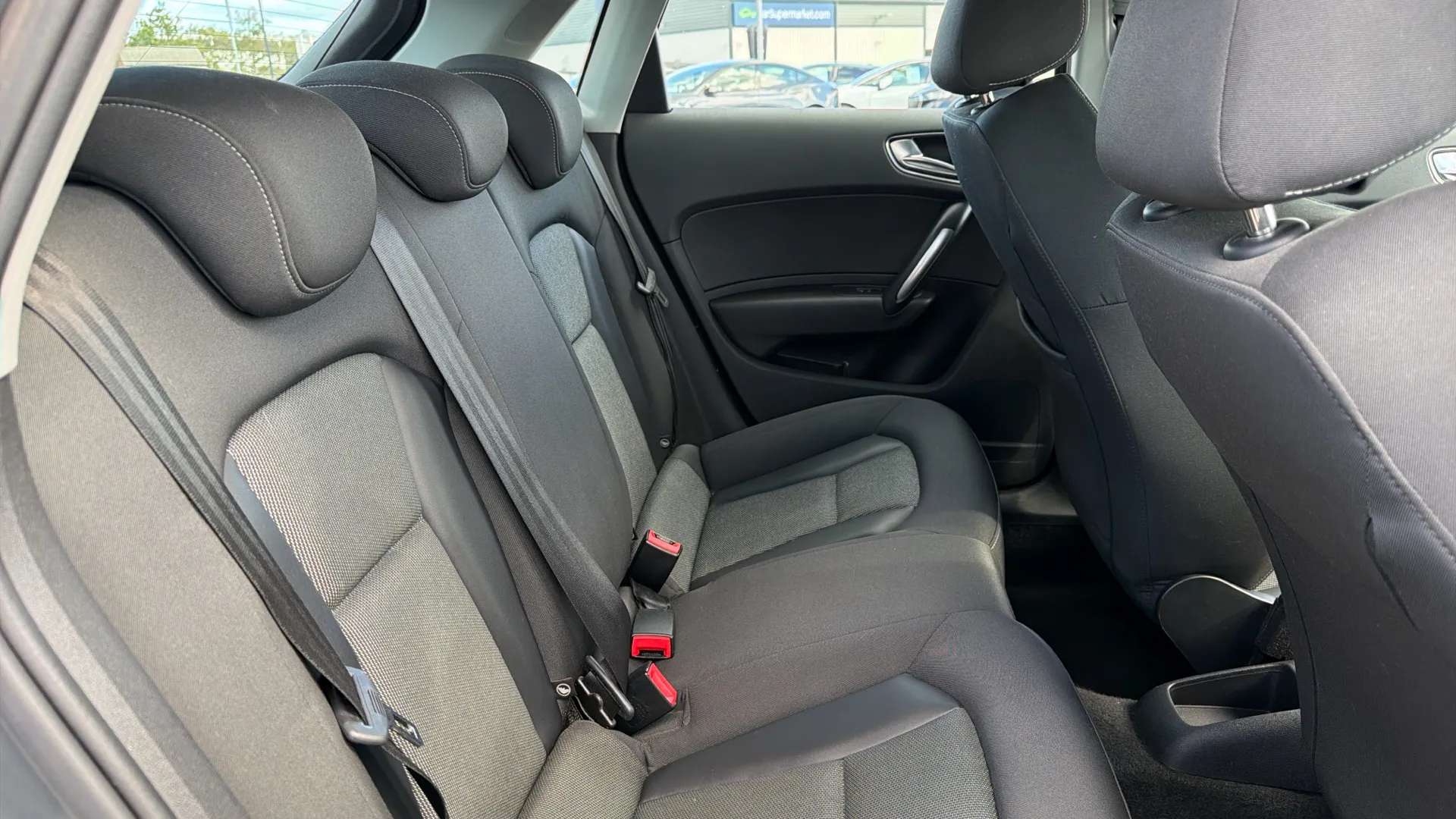 2017 AUDI A1 2017 AUDI A1