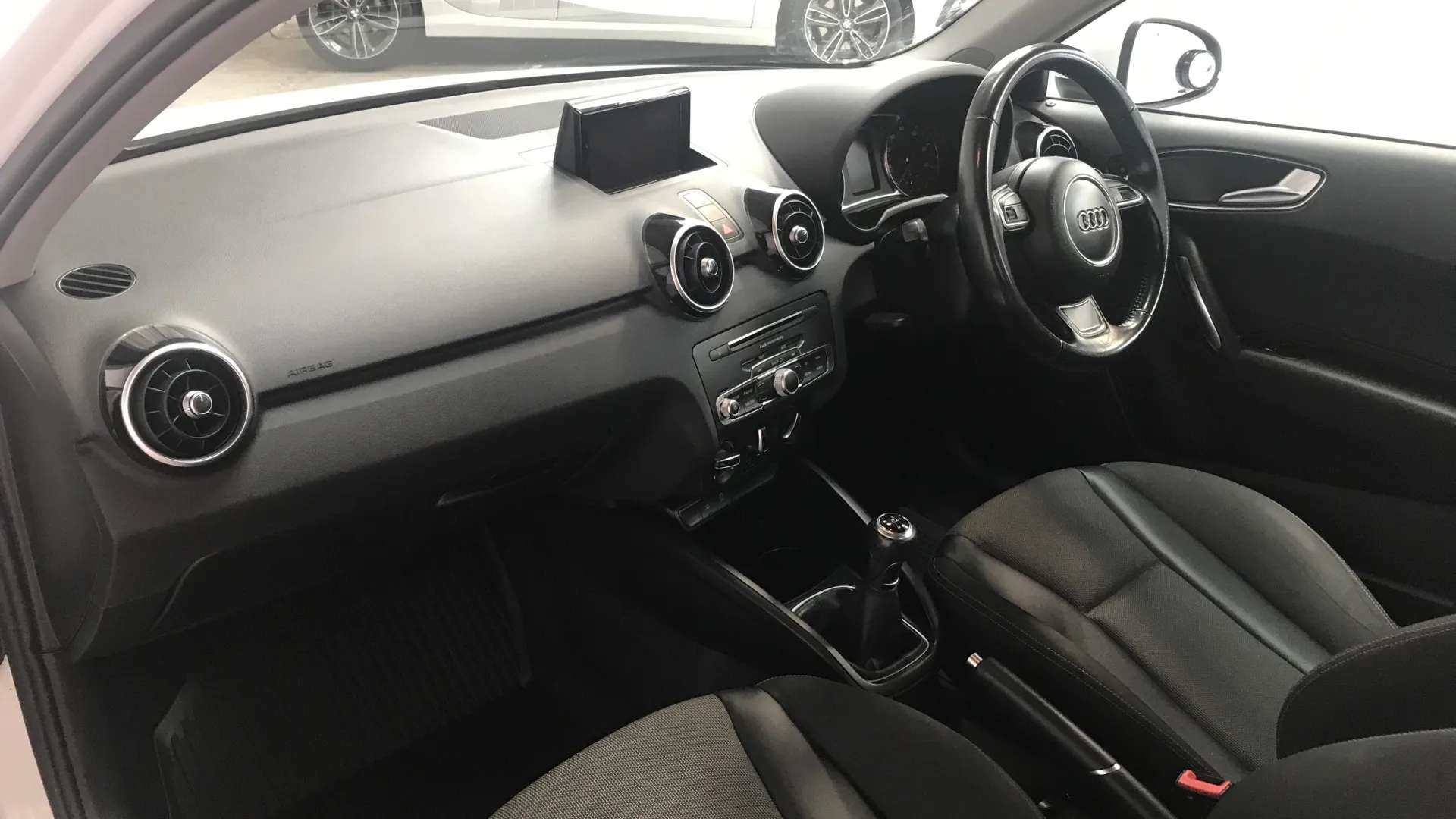 2017 AUDI A1 2017 AUDI A1