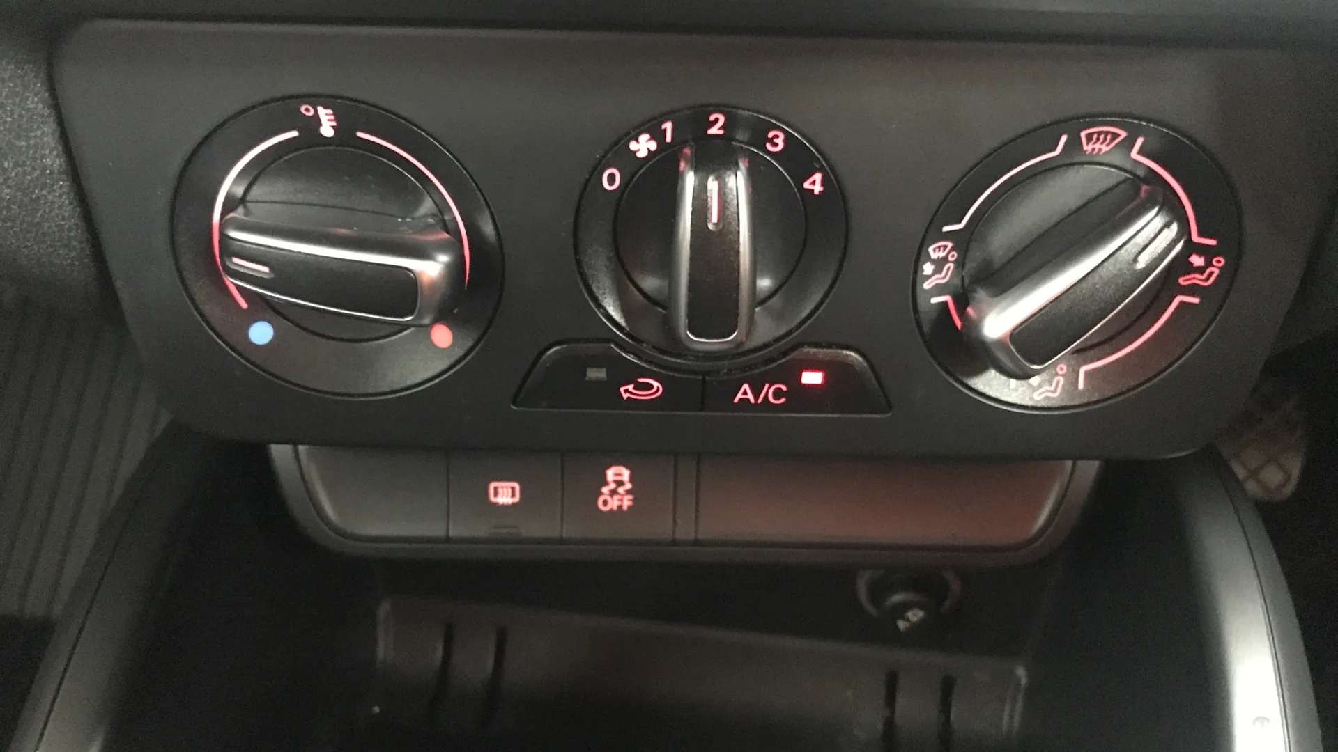 2017 AUDI A1 2017 AUDI A1