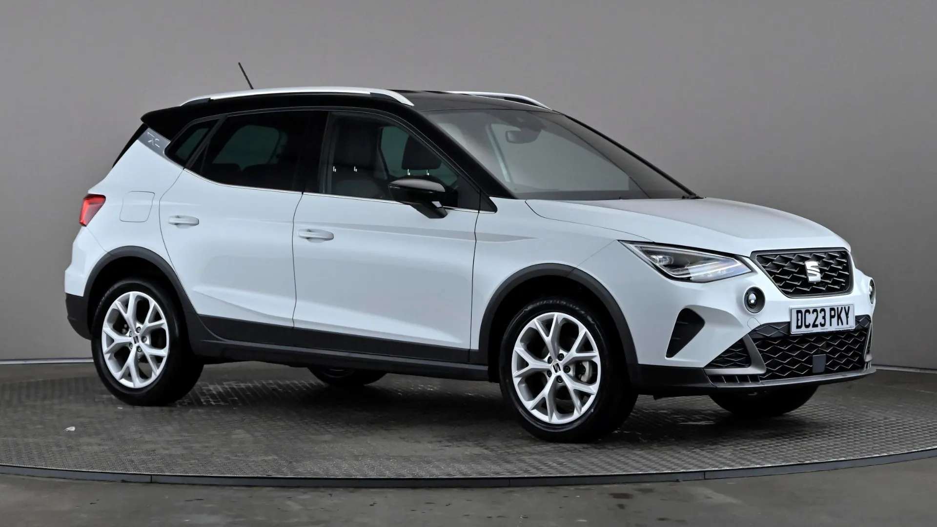 A 2023 SEAT ARONA 1.0 TSI 110 FR A 2023 SEAT ARONA 1.0 TSI 110 FR