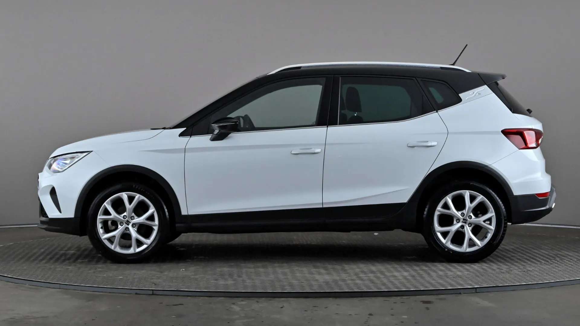 A 2023 SEAT ARONA 1.0 TSI 110 FR A 2023 SEAT ARONA 1.0 TSI 110 FR