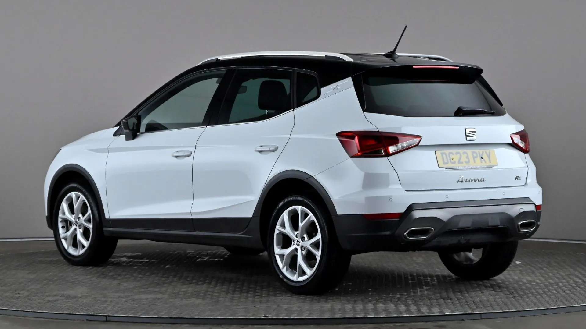 A 2023 SEAT ARONA 1.0 TSI 110 FR A 2023 SEAT ARONA 1.0 TSI 110 FR