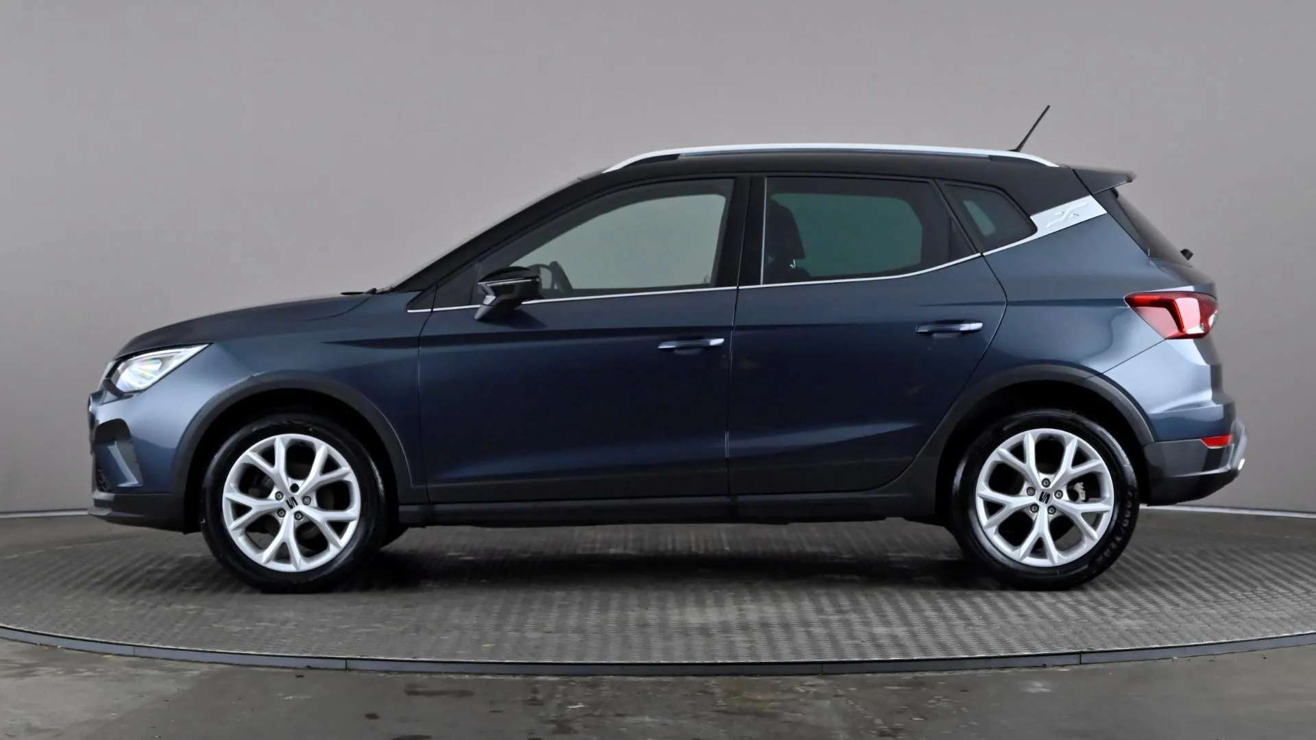 A 2023 SEAT ARONA 1.0 TSI 110 FR A 2023 SEAT ARONA 1.0 TSI 110 FR