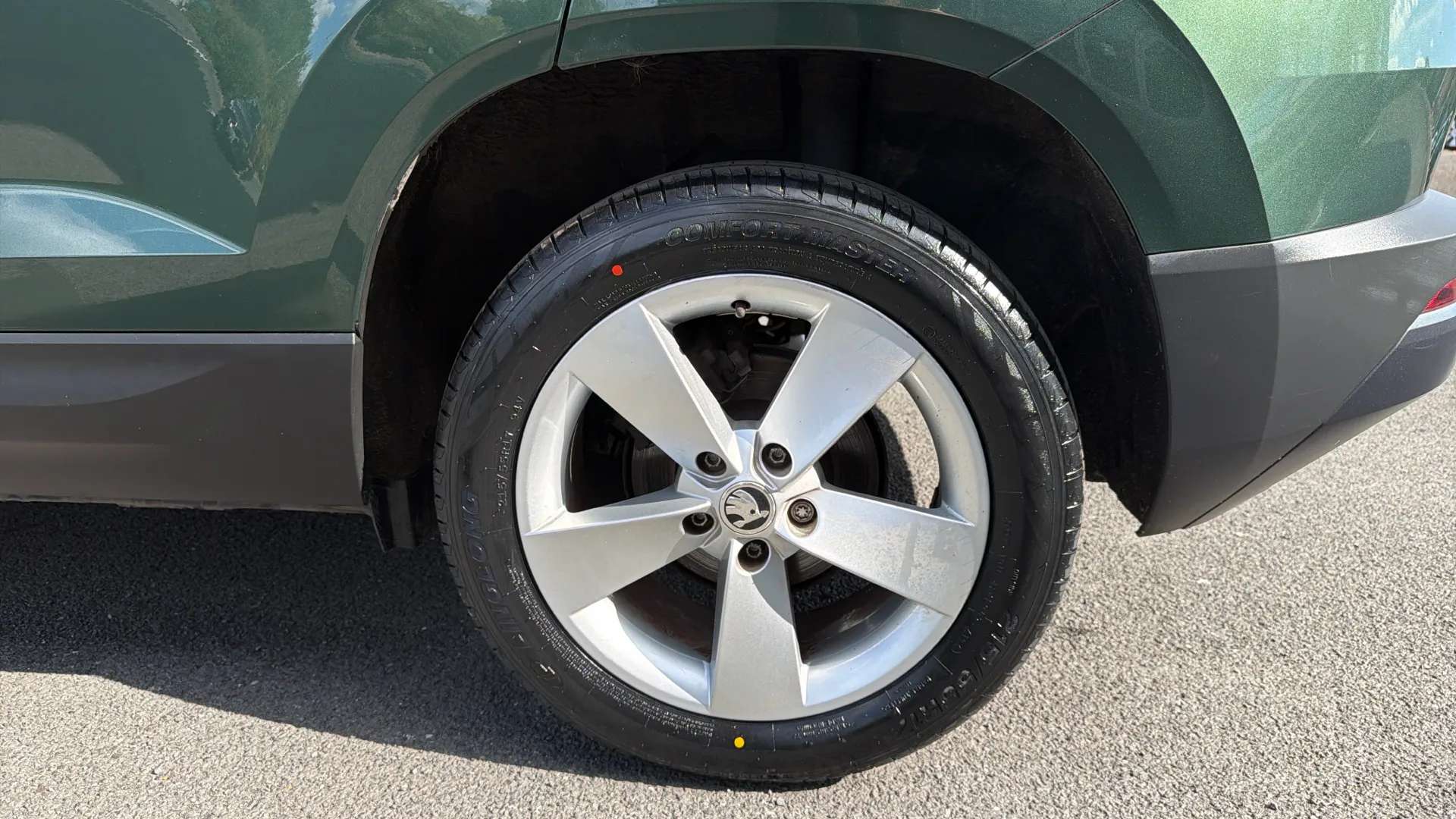 2021 SKODA KAROQ 2021 SKODA KAROQ