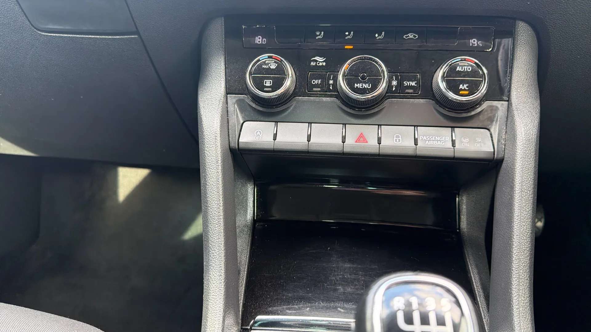2021 SKODA KAROQ 2021 SKODA KAROQ