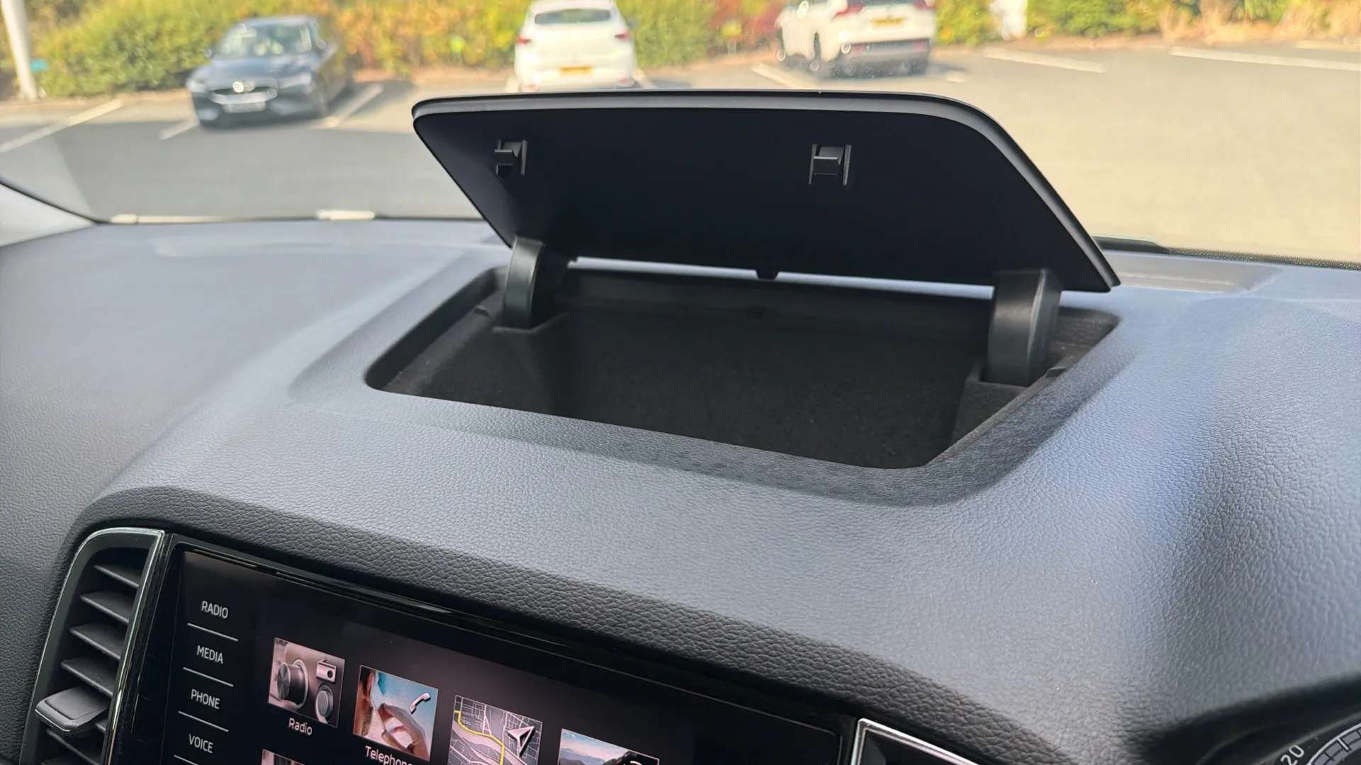 2021 SKODA KAROQ 2021 SKODA KAROQ