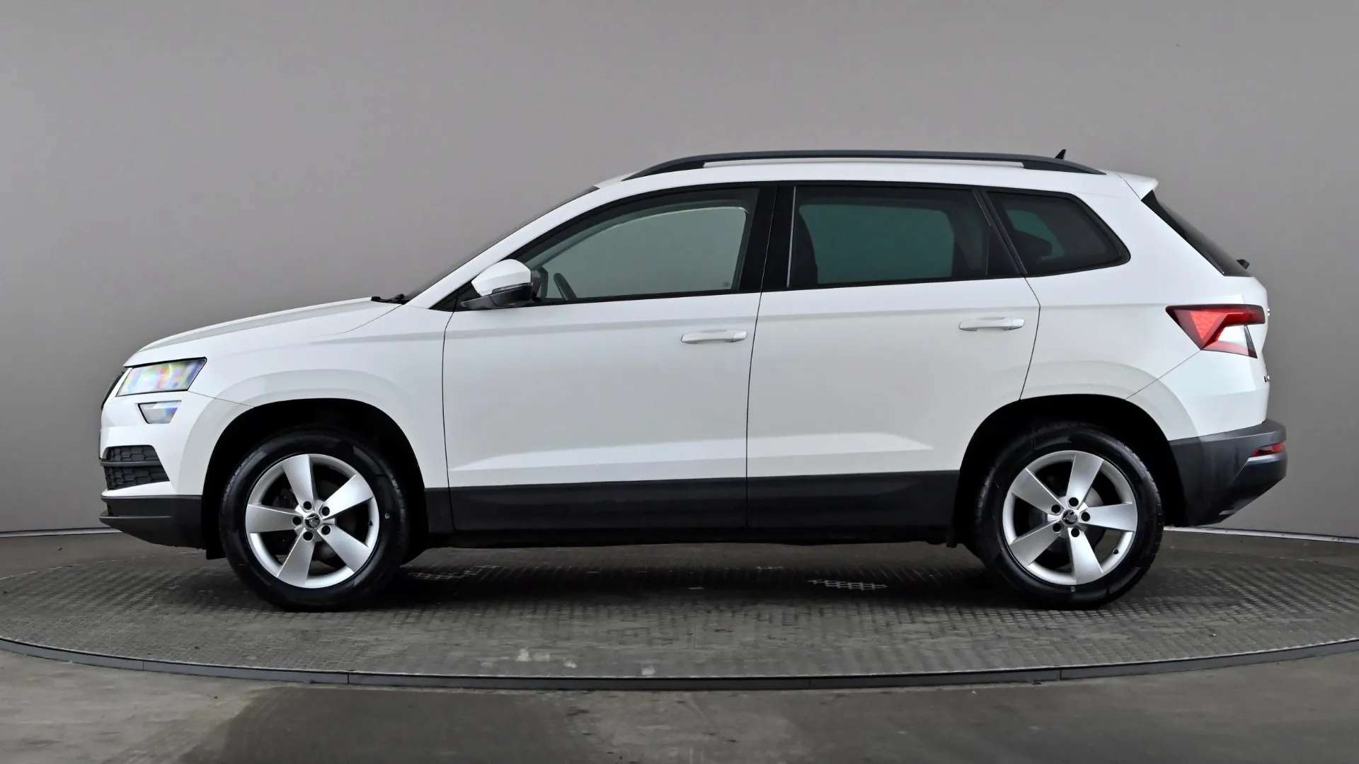 A 2021 SKODA KAROQ 1.0 TSI 110 SE A 2021 SKODA KAROQ 1.0 TSI 110 SE
