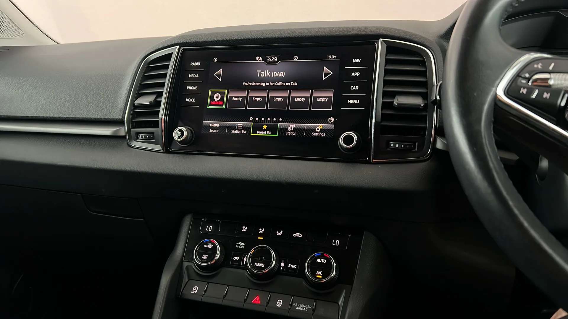 2021 SKODA KAROQ 2021 SKODA KAROQ