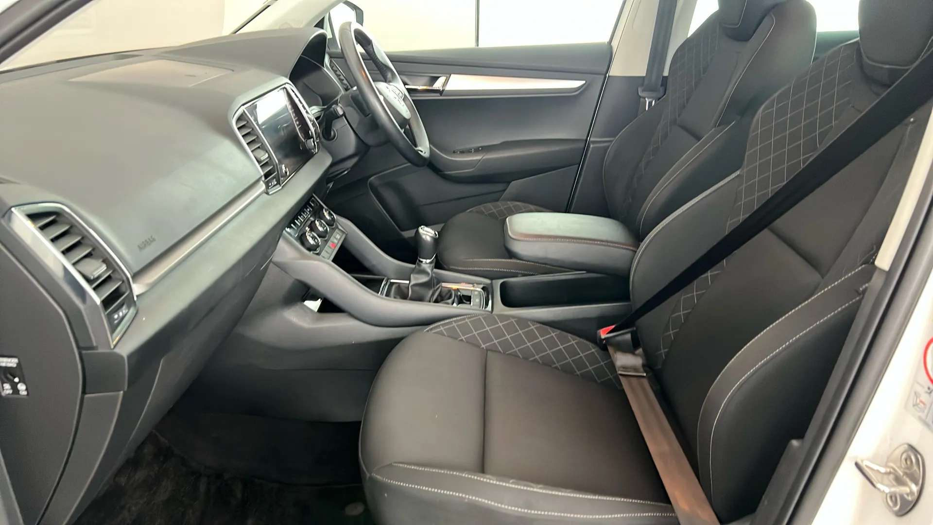 2021 SKODA KAROQ 2021 SKODA KAROQ