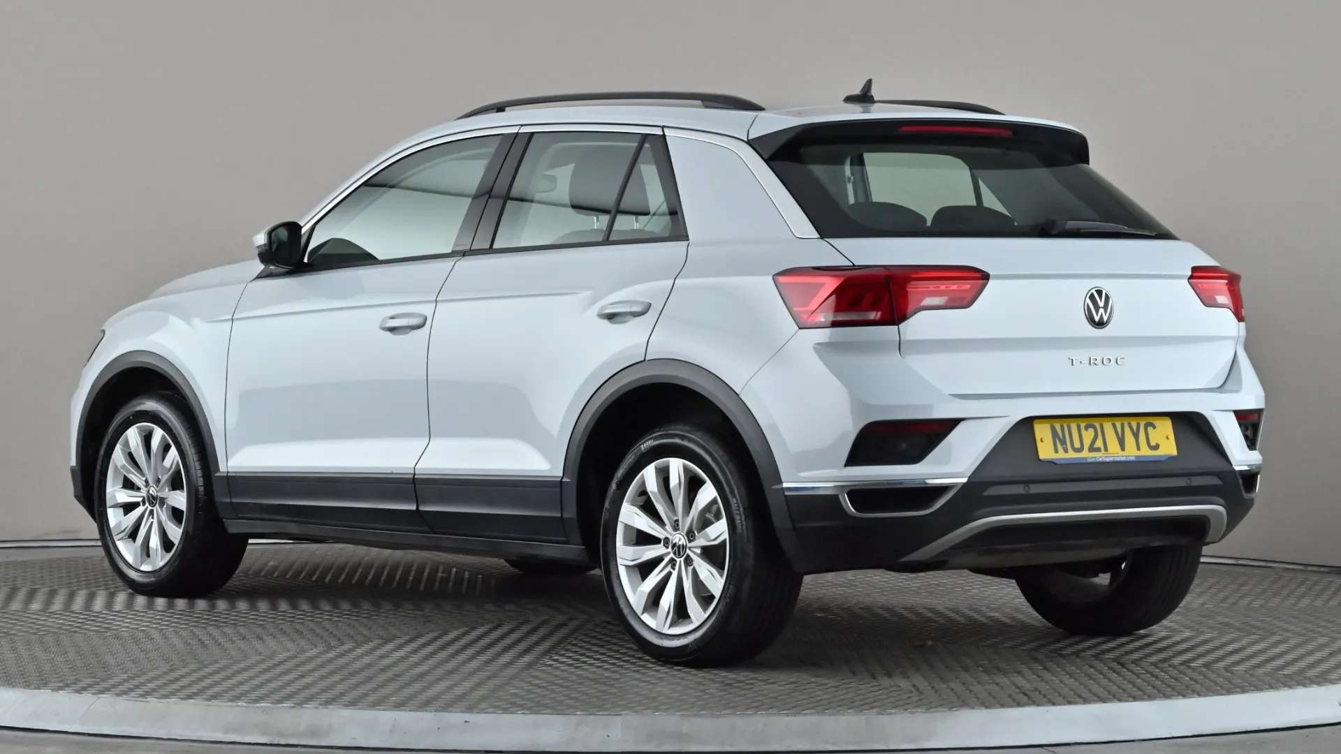 A 2021 VOLKSWAGEN T-ROC 1.0 TSI 110 SE A 2021 VOLKSWAGEN T-ROC 1.0 TSI 110 SE