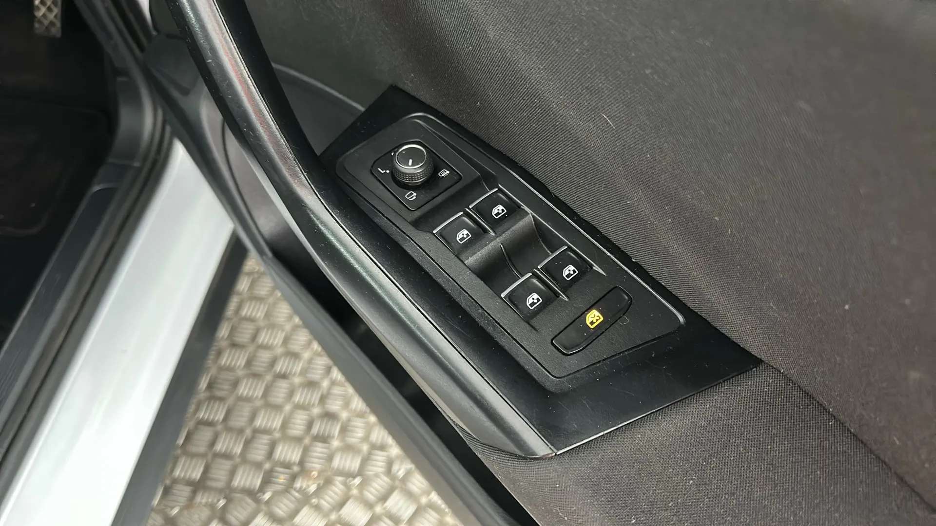 2021 VOLKSWAGEN T-ROC 2021 VOLKSWAGEN T-ROC