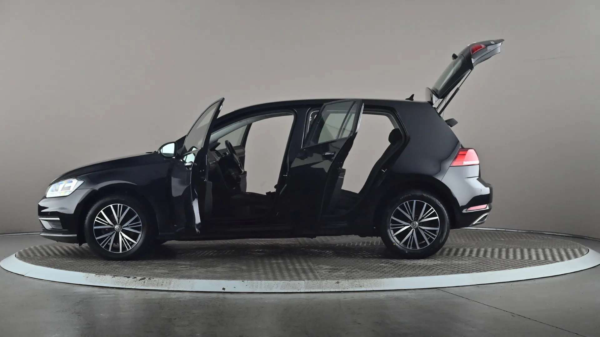 2018 VOLKSWAGEN GOLF 2018 VOLKSWAGEN GOLF