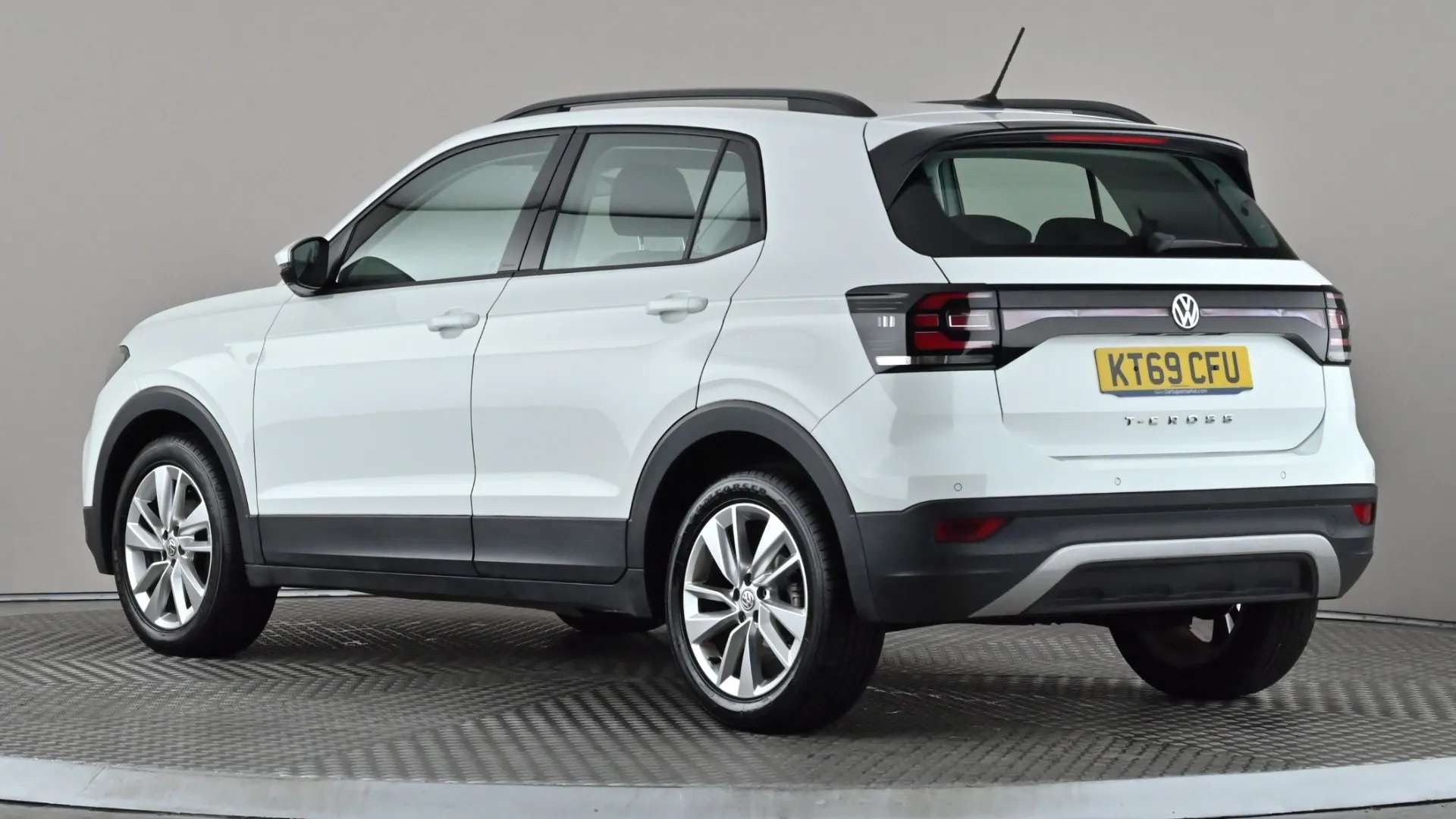 A 2020 VOLKSWAGEN T-CROSS 1.0 TSI 115 SE A 2020 VOLKSWAGEN T-CROSS 1.0 TSI 115 SE
