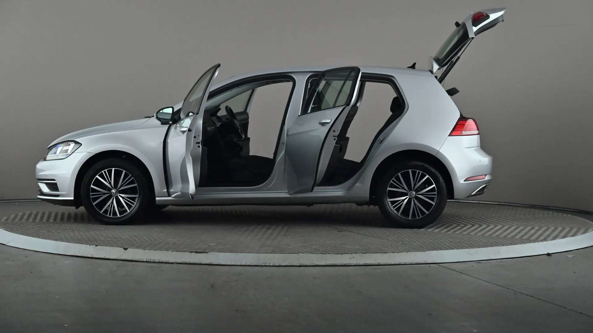 2019 VOLKSWAGEN GOLF 2019 VOLKSWAGEN GOLF