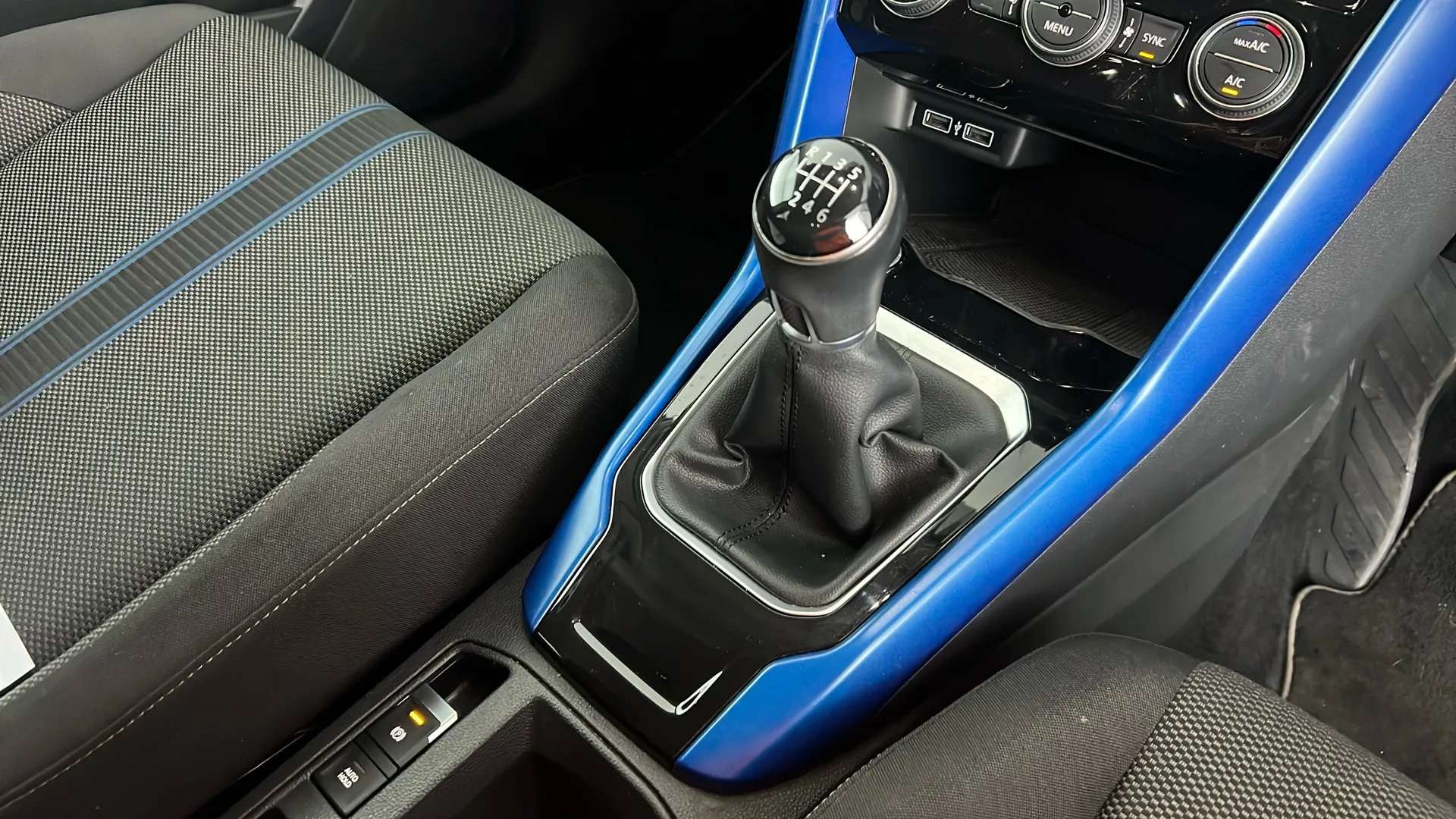 2020 VOLKSWAGEN T-ROC 2020 VOLKSWAGEN T-ROC