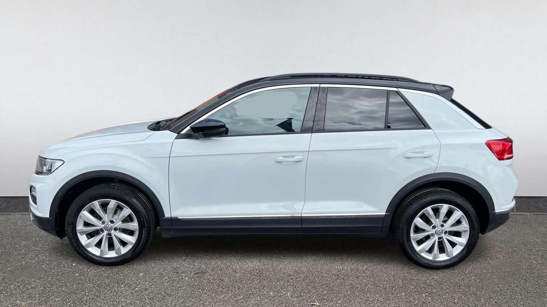 A 2019 VOLKSWAGEN T-ROC 1.0 TSI Design A 2019 VOLKSWAGEN T-ROC 1.0 TSI Design