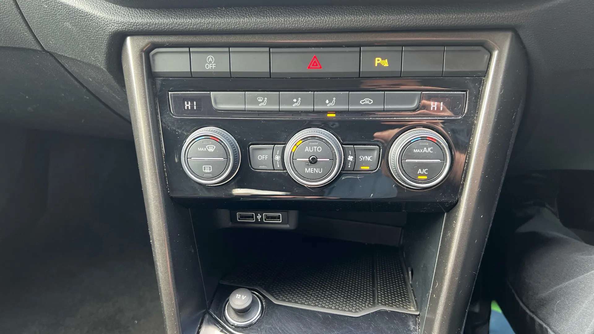 2019 VOLKSWAGEN T-ROC 2019 VOLKSWAGEN T-ROC