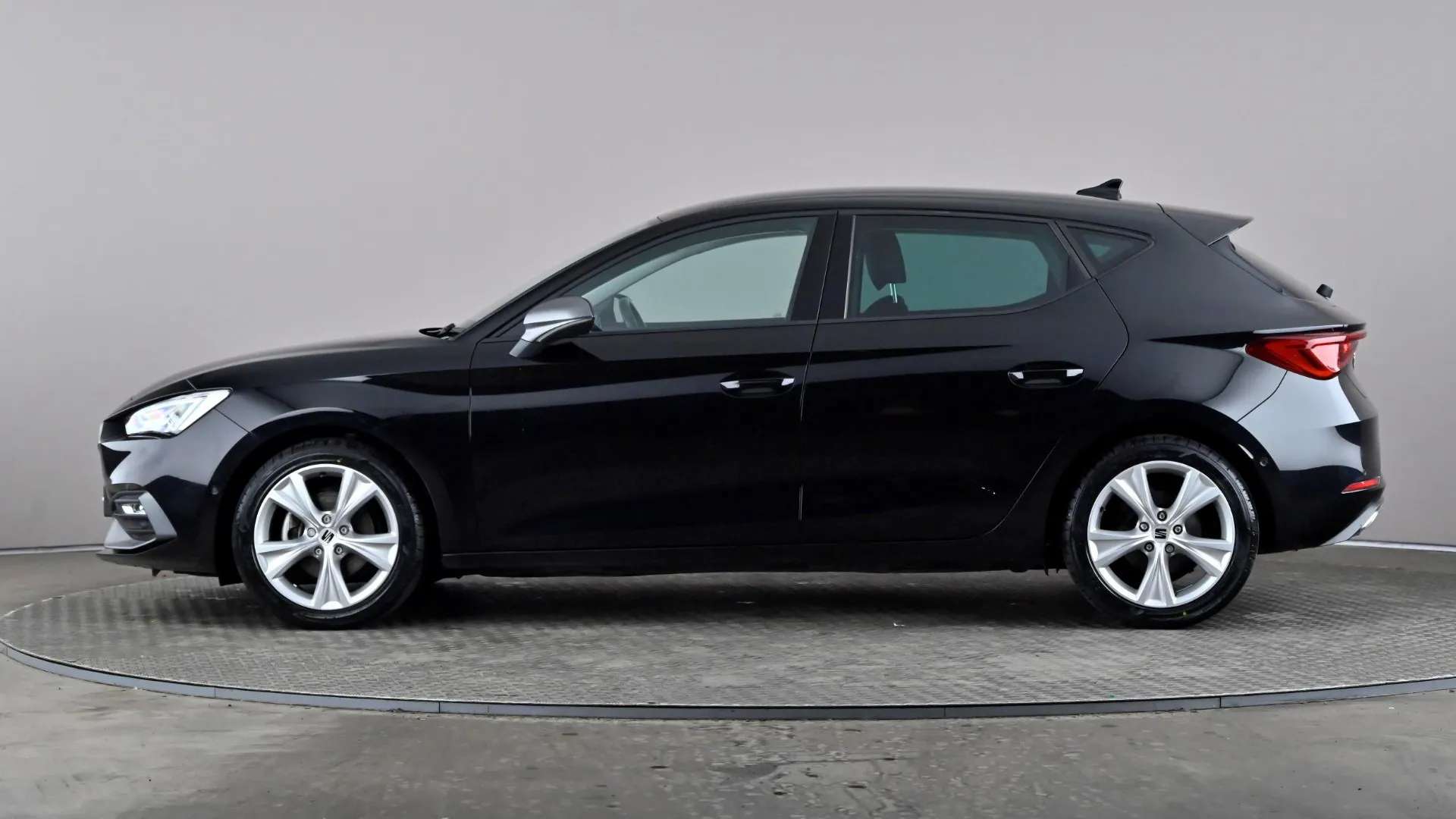 A 2023 SEAT LEON 1.0 TSI EVO FR A 2023 SEAT LEON 1.0 TSI EVO FR