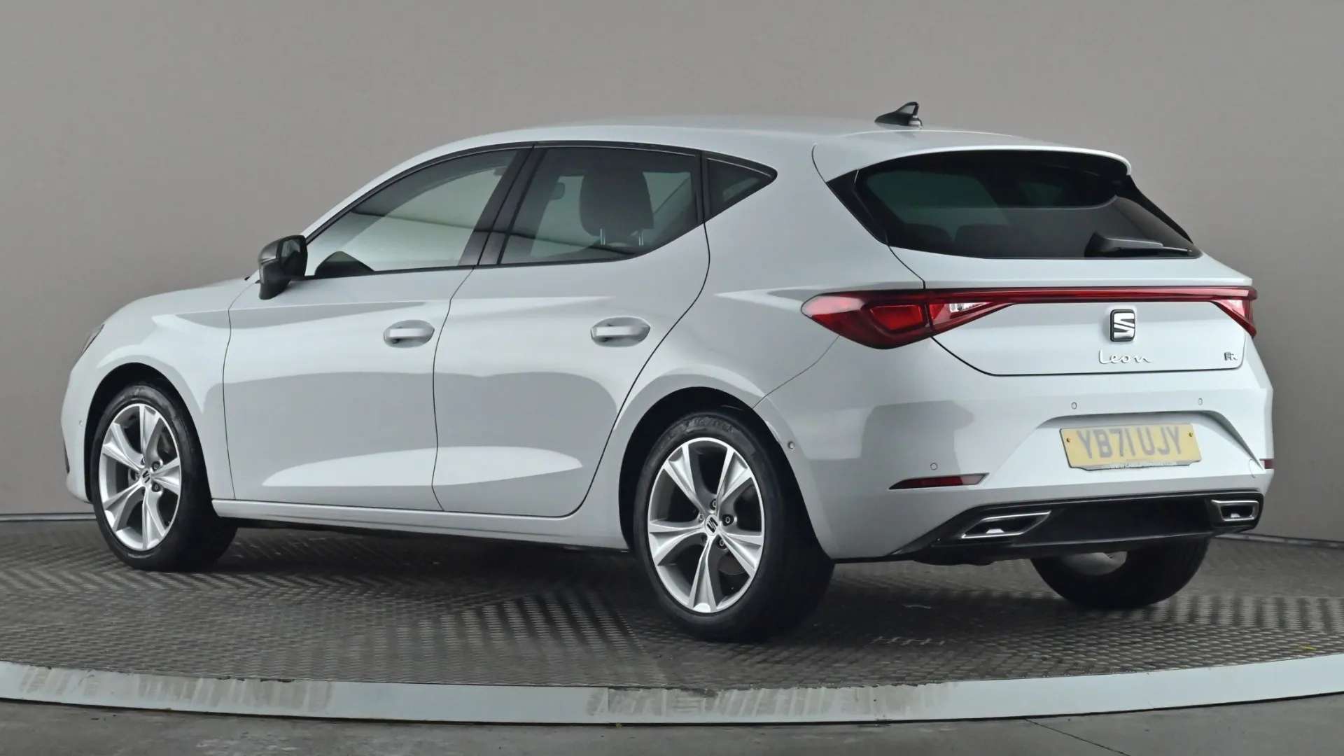 A 2022 SEAT LEON 1.0 TSI EVO FR A 2022 SEAT LEON 1.0 TSI EVO FR