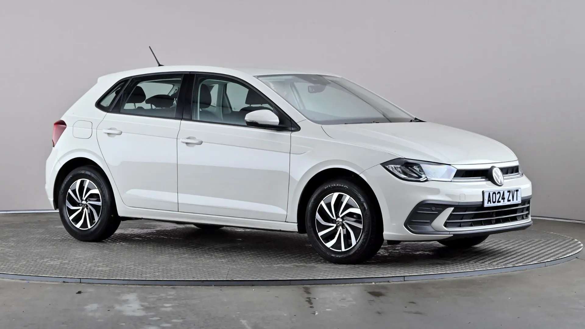A 2024 VOLKSWAGEN POLO 1.0 TSI Life A 2024 VOLKSWAGEN POLO 1.0 TSI Life