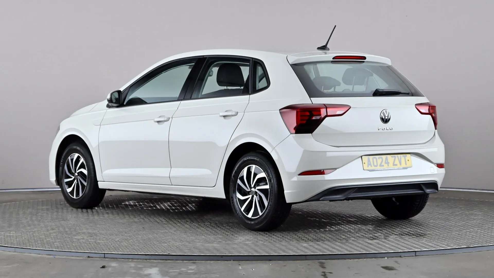 A 2024 VOLKSWAGEN POLO 1.0 TSI Life A 2024 VOLKSWAGEN POLO 1.0 TSI Life