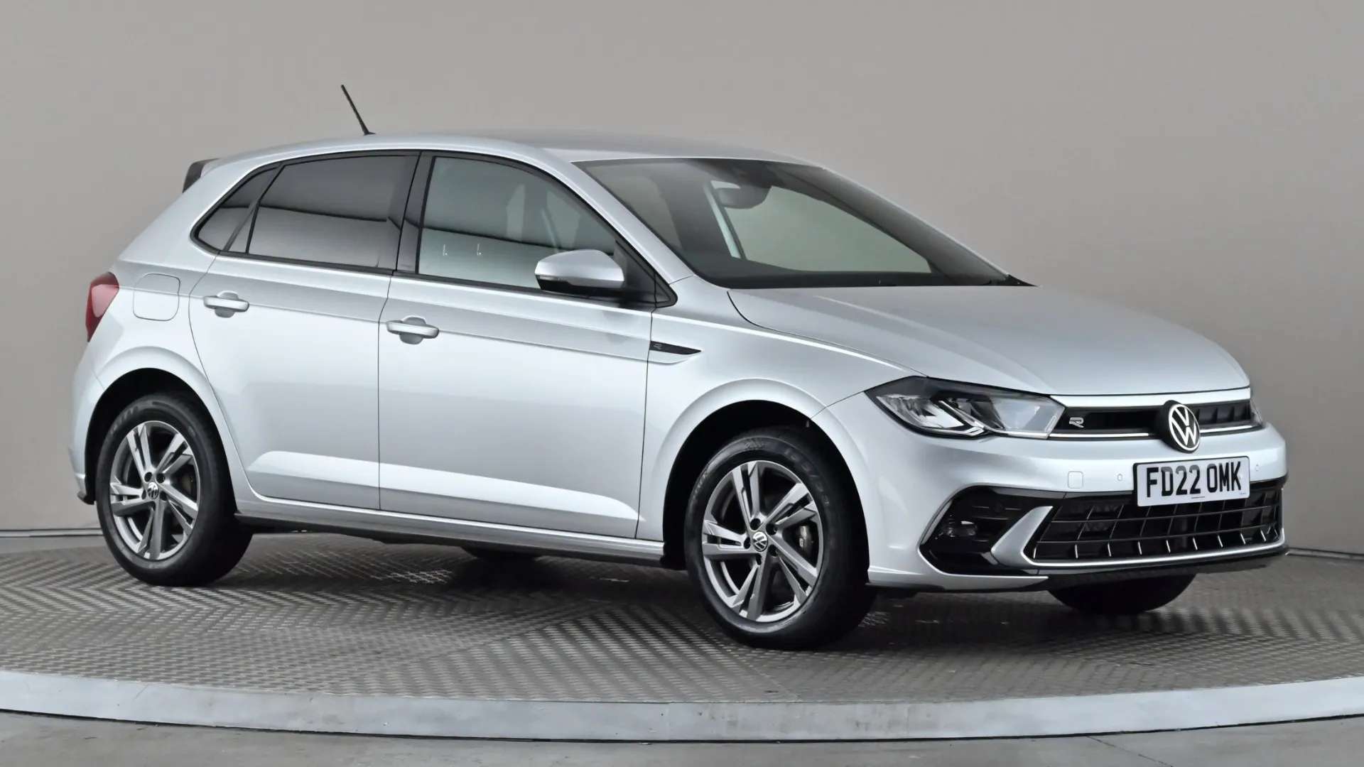 A 2022 VOLKSWAGEN POLO 1.0 TSI R-Line A 2022 VOLKSWAGEN POLO 1.0 TSI R-Line