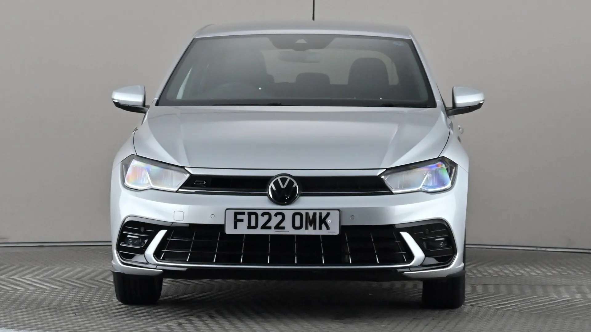 A 2022 VOLKSWAGEN POLO 1.0 TSI R-Line A 2022 VOLKSWAGEN POLO 1.0 TSI R-Line