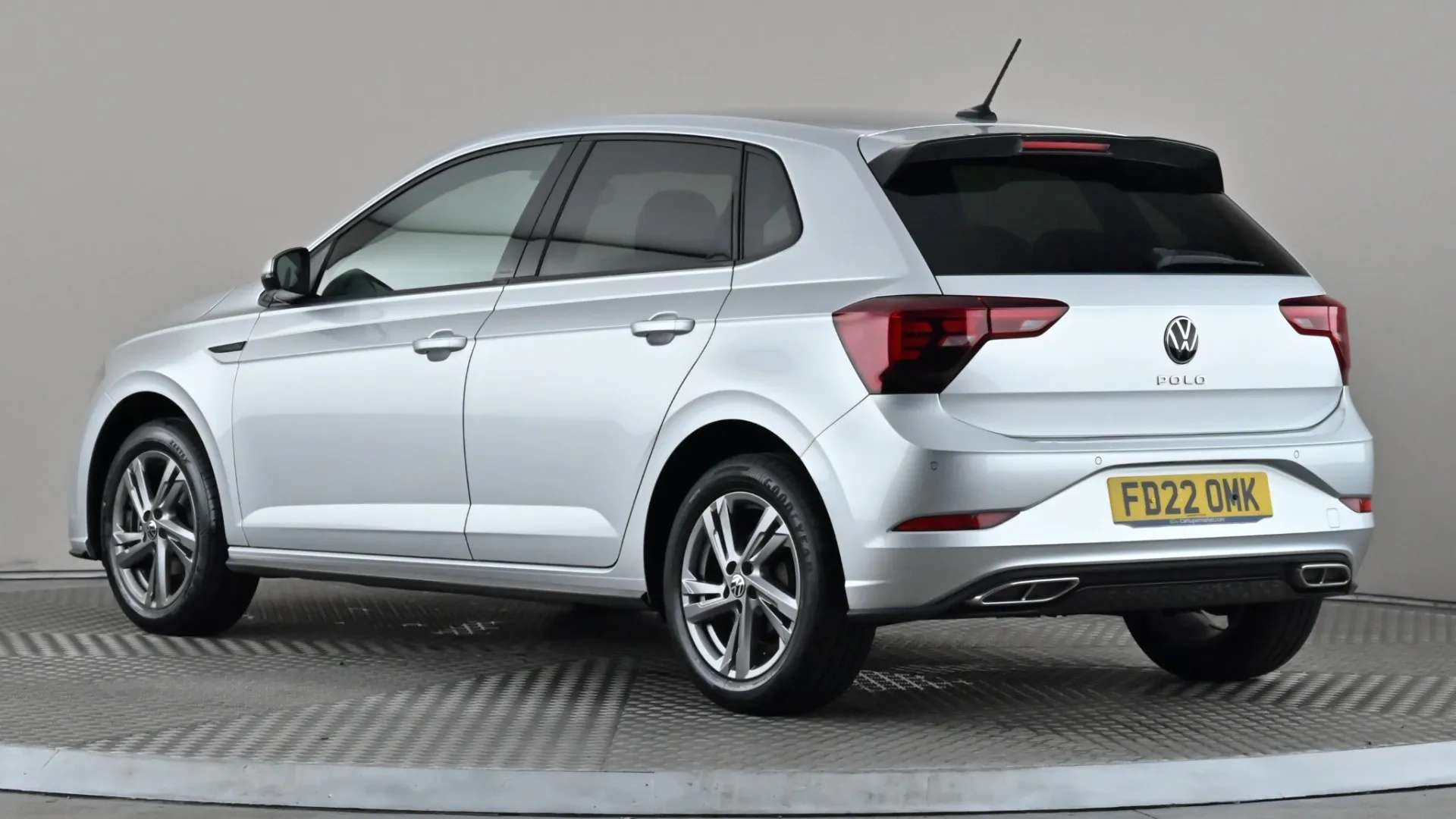 A 2022 VOLKSWAGEN POLO 1.0 TSI R-Line A 2022 VOLKSWAGEN POLO 1.0 TSI R-Line