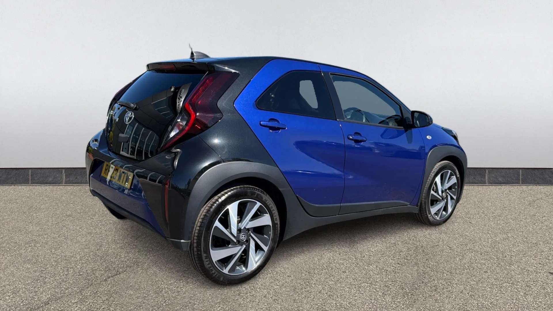 2023 TOYOTA AYGO X 2023 TOYOTA AYGO X