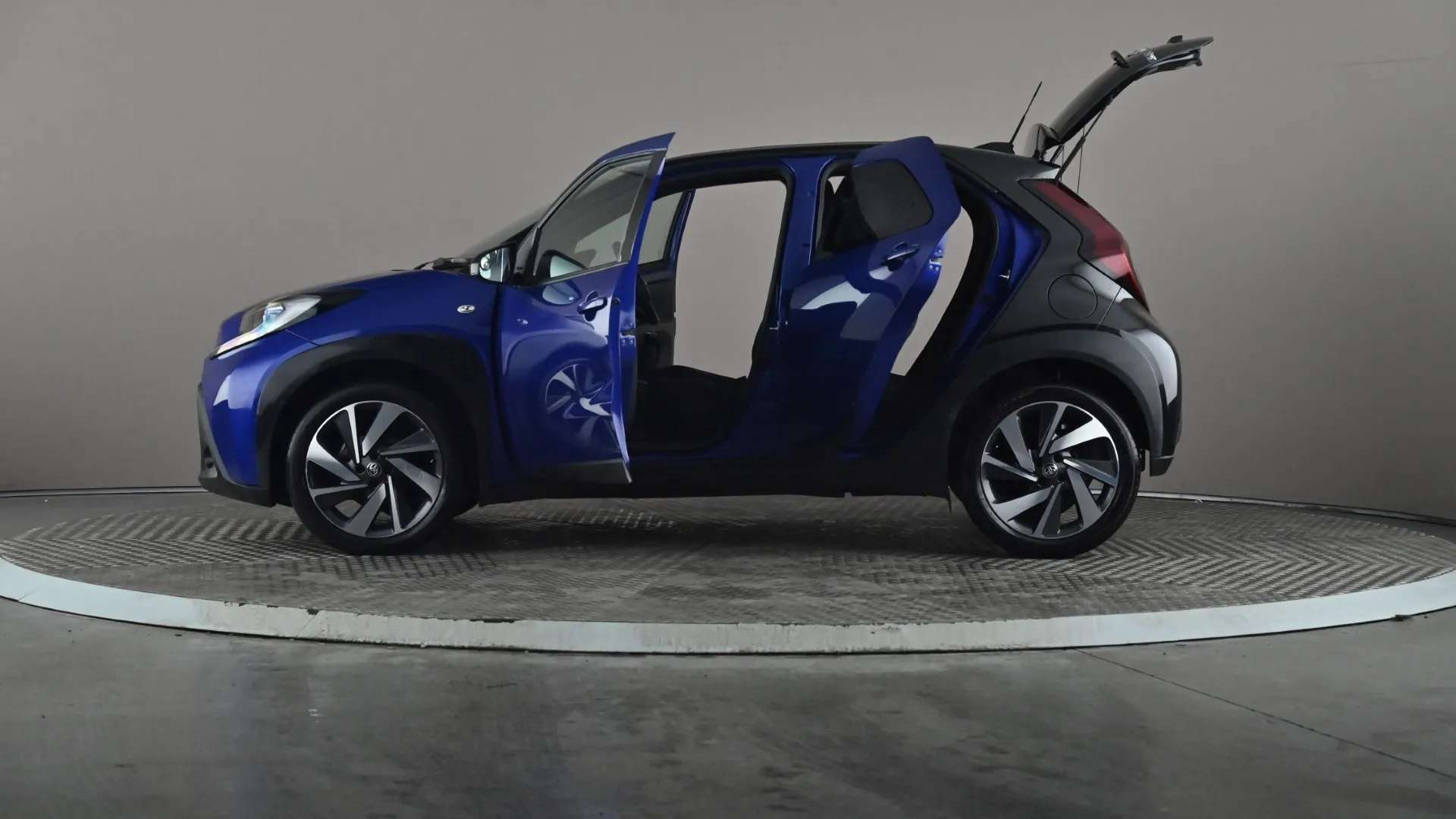 2024 TOYOTA AYGO X 2024 TOYOTA AYGO X