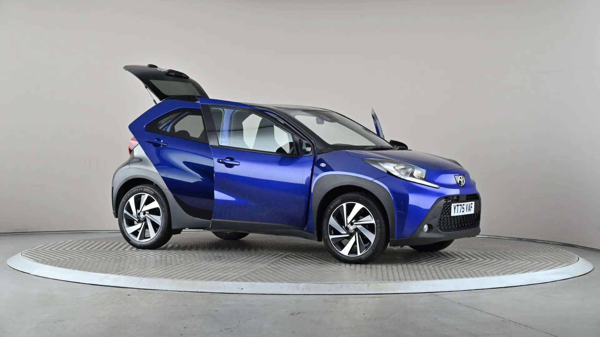 2025 TOYOTA AYGO X 2025 TOYOTA AYGO X