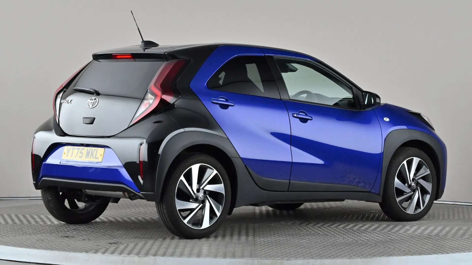 2025 TOYOTA AYGO X 2025 TOYOTA AYGO X