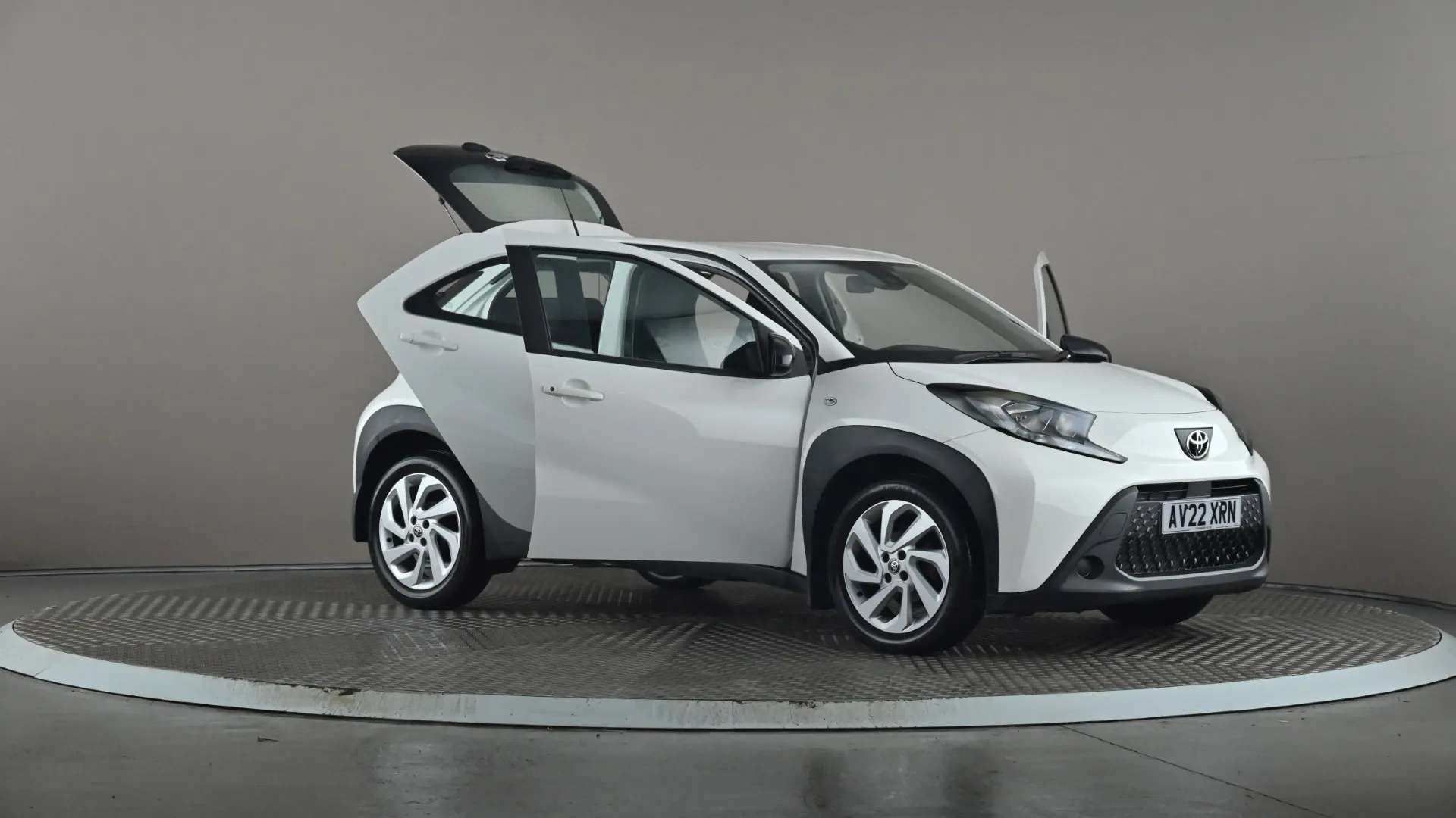 2022 TOYOTA AYGO X 2022 TOYOTA AYGO X